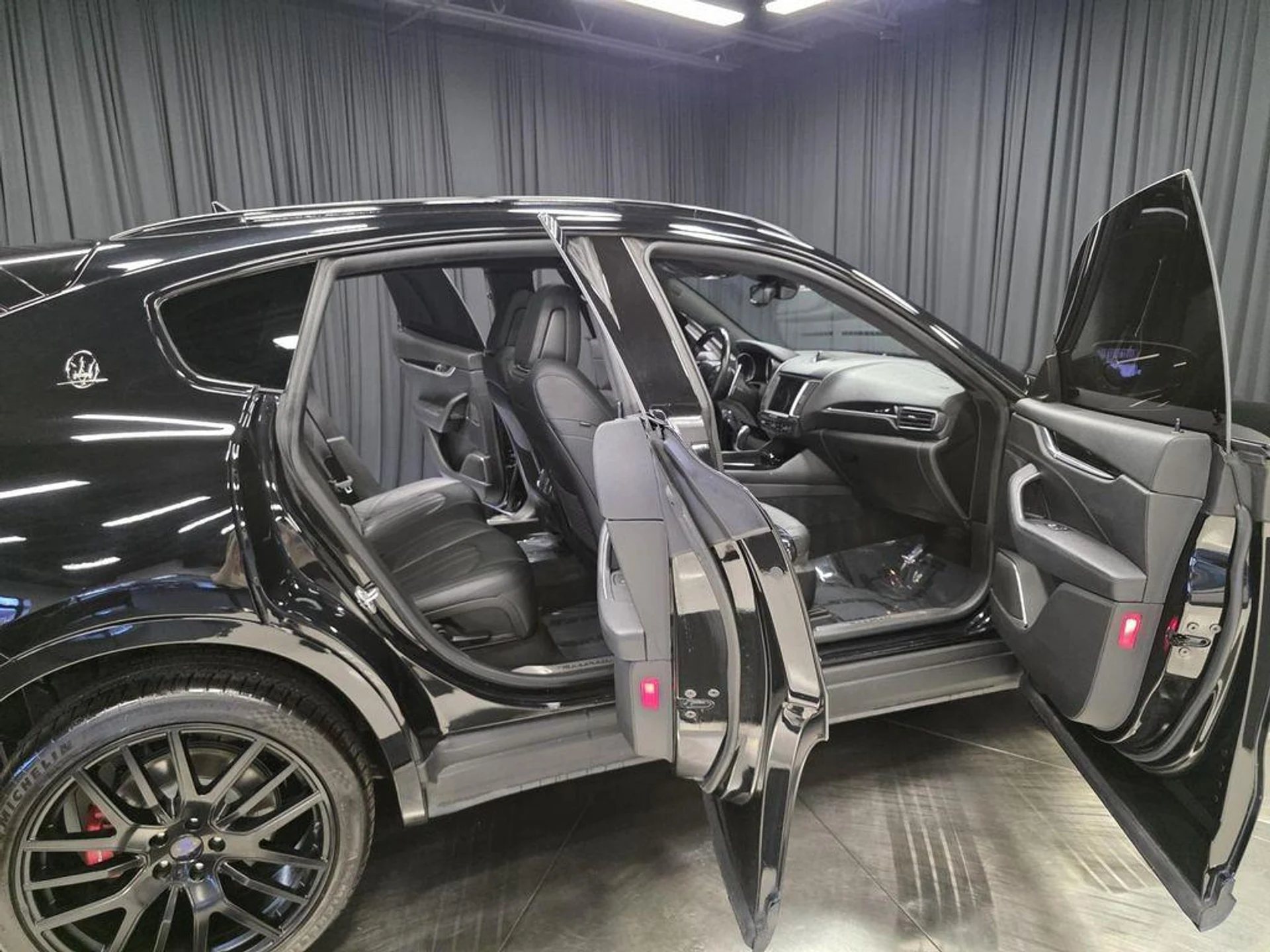 mph046_2884984510_p_WLHV_5tdio_L68_RVX_86qw_R7_Fx_B4_b616d7bf46