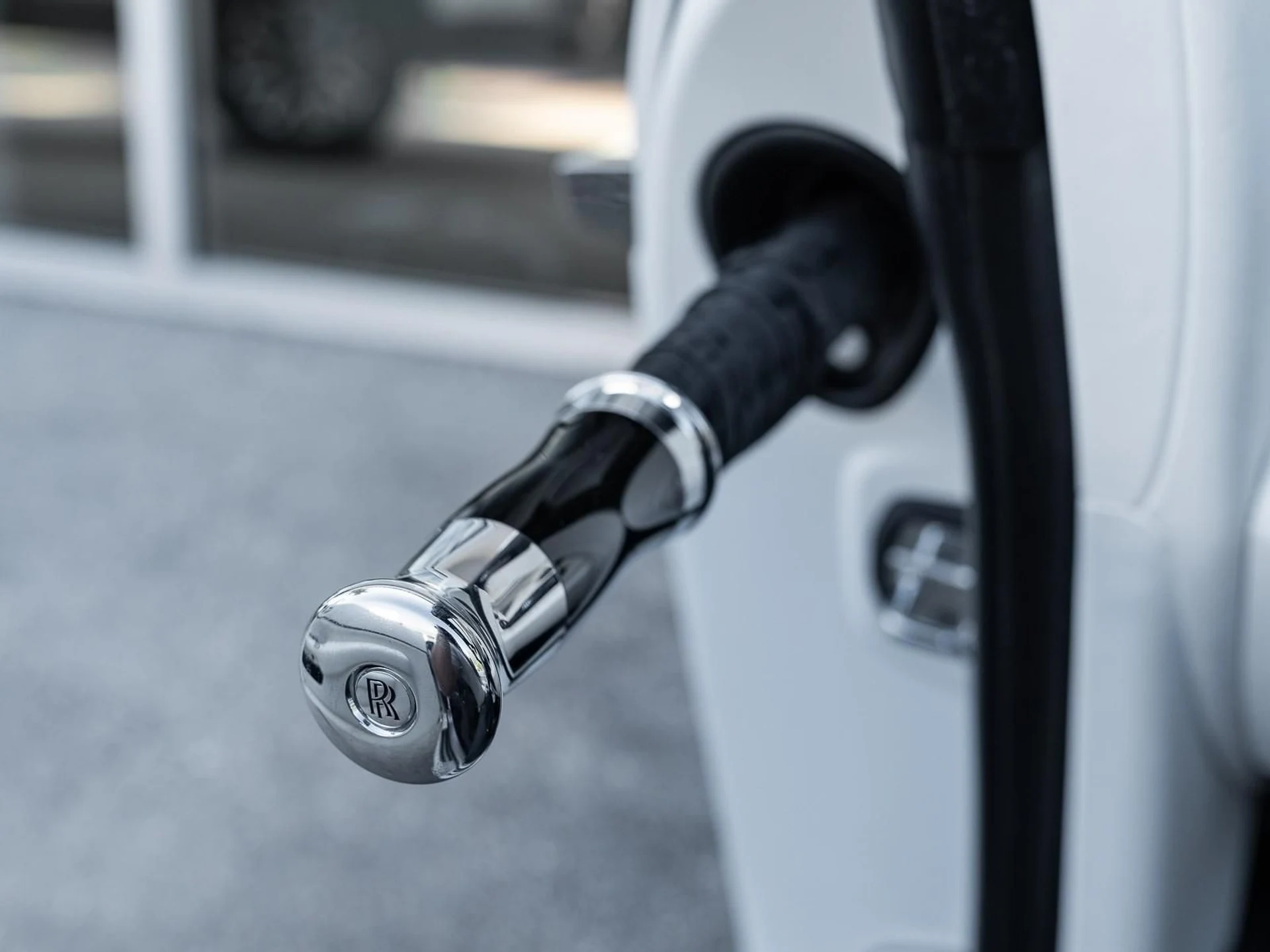 mph046_2898922966_Used_2019_Rolls_Royce_Dawn_1761832879_daf28d5c9a