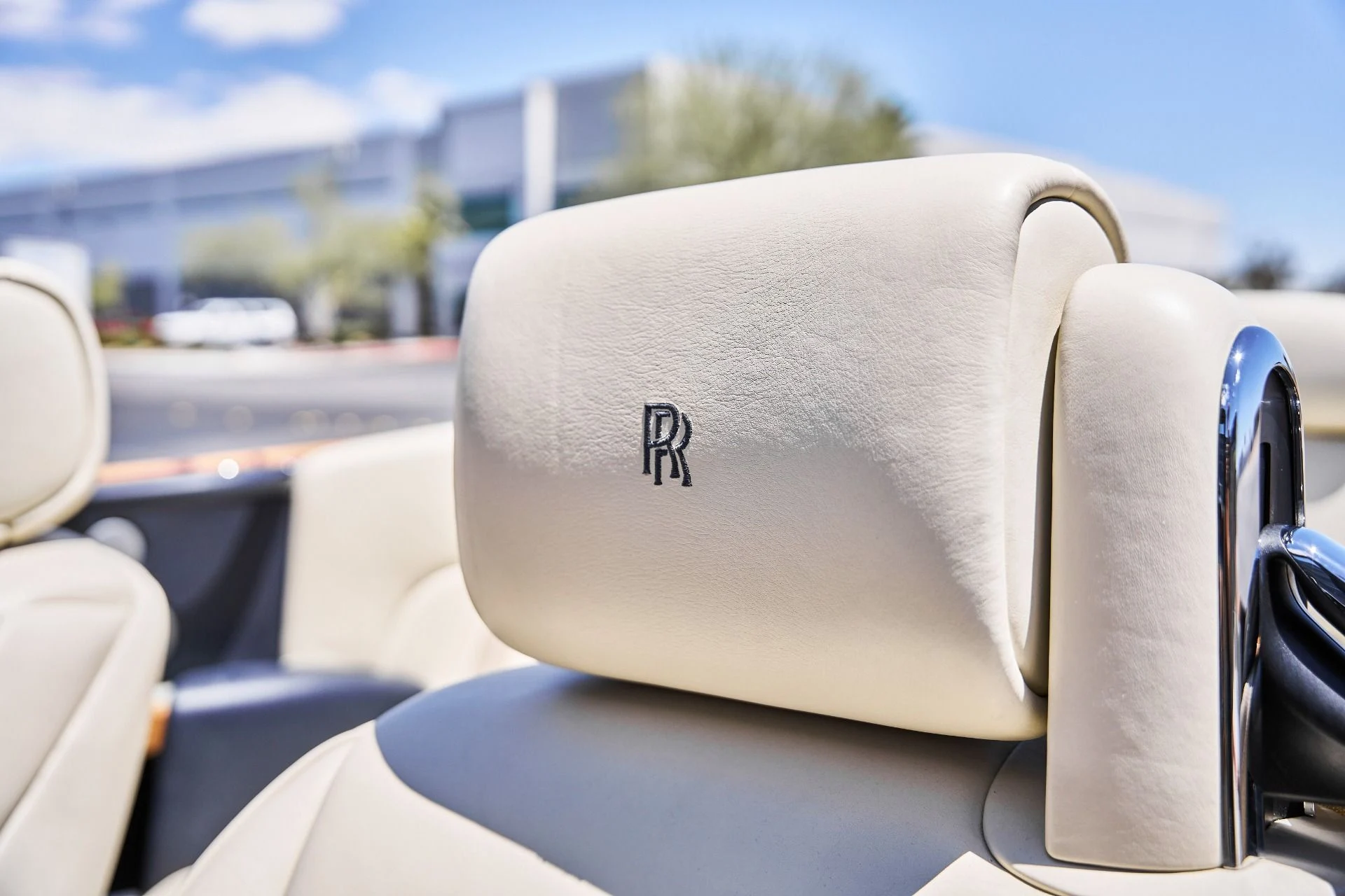 mph046_2898971154_Used_2009_Rolls_Royce_Phantom_Drophead_Coupe_Base_1779209700_0ede62a46c