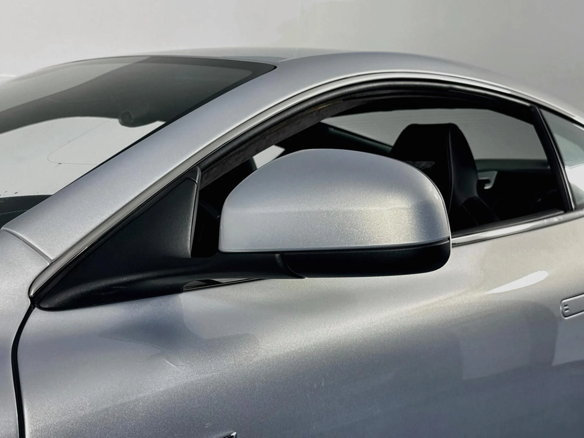 mph046_2906084805_Used_2014_Aston_Martin_DB_9_1791837314_ad2681853a