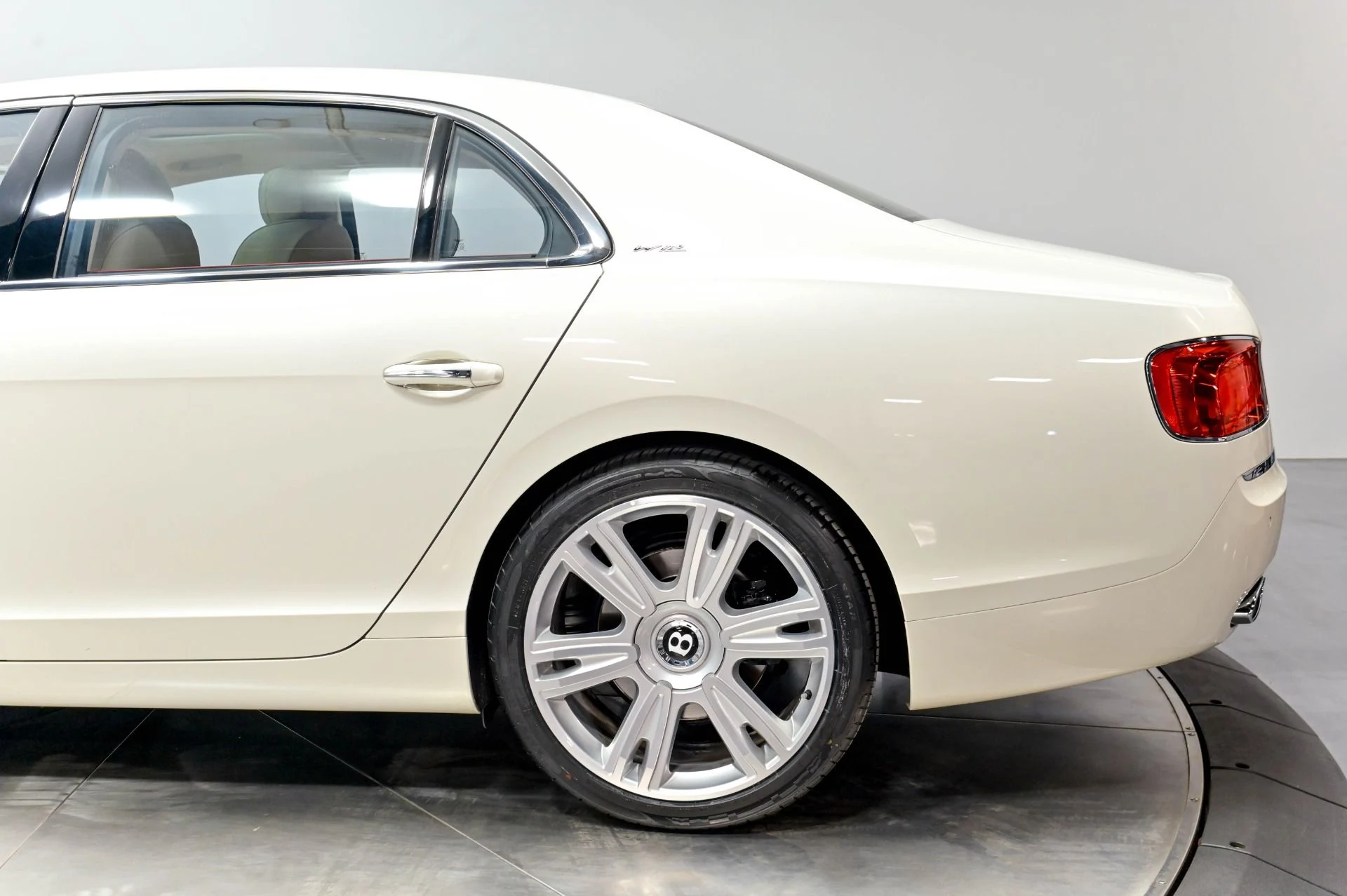 mph046_2929193986_Used_2016_Bentley_Flying_Spur_W12_1781281056_915b1452b1