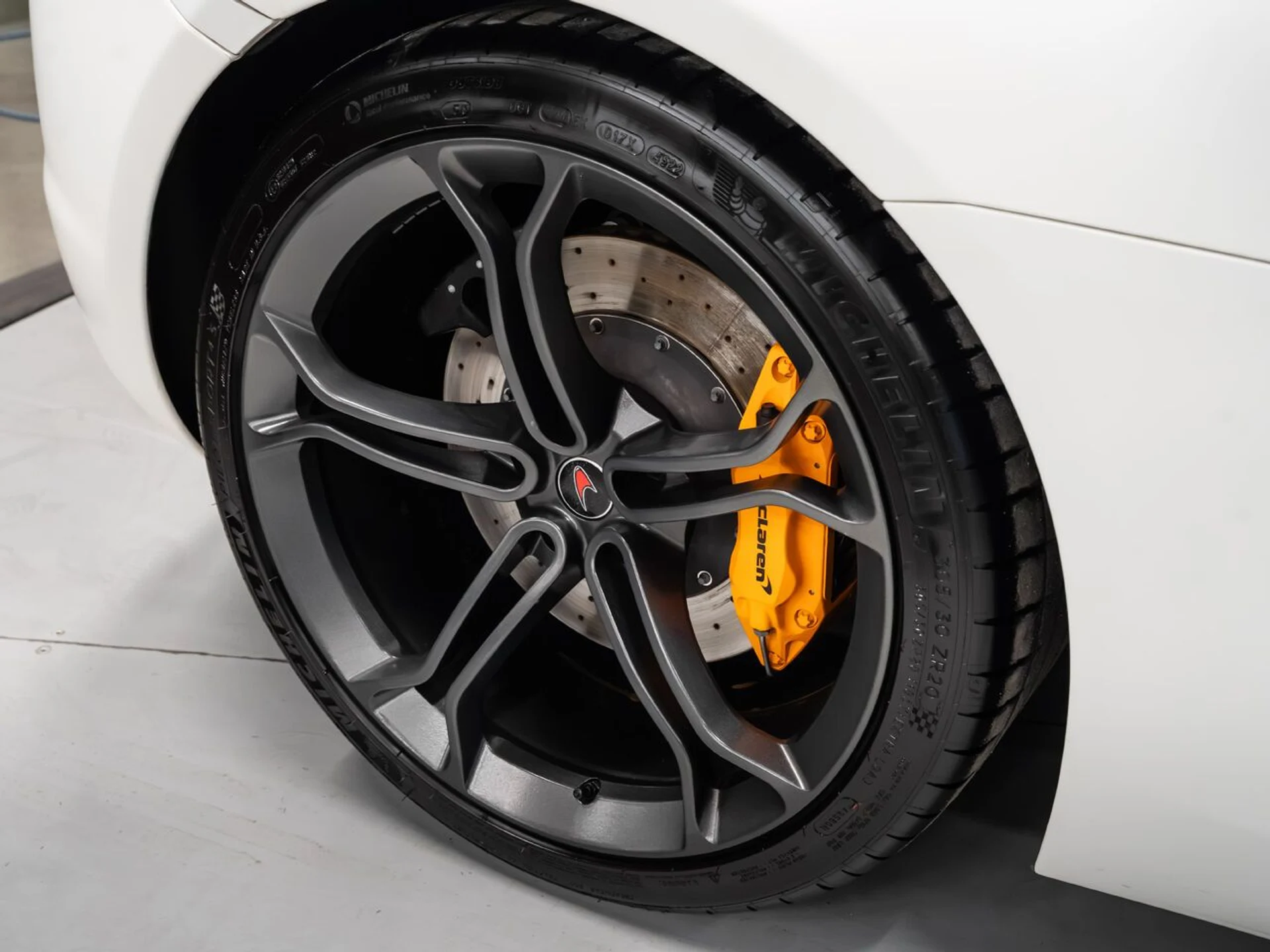 mph046_2945028189_mclaren_mp4_12c_2012_c65370bd21