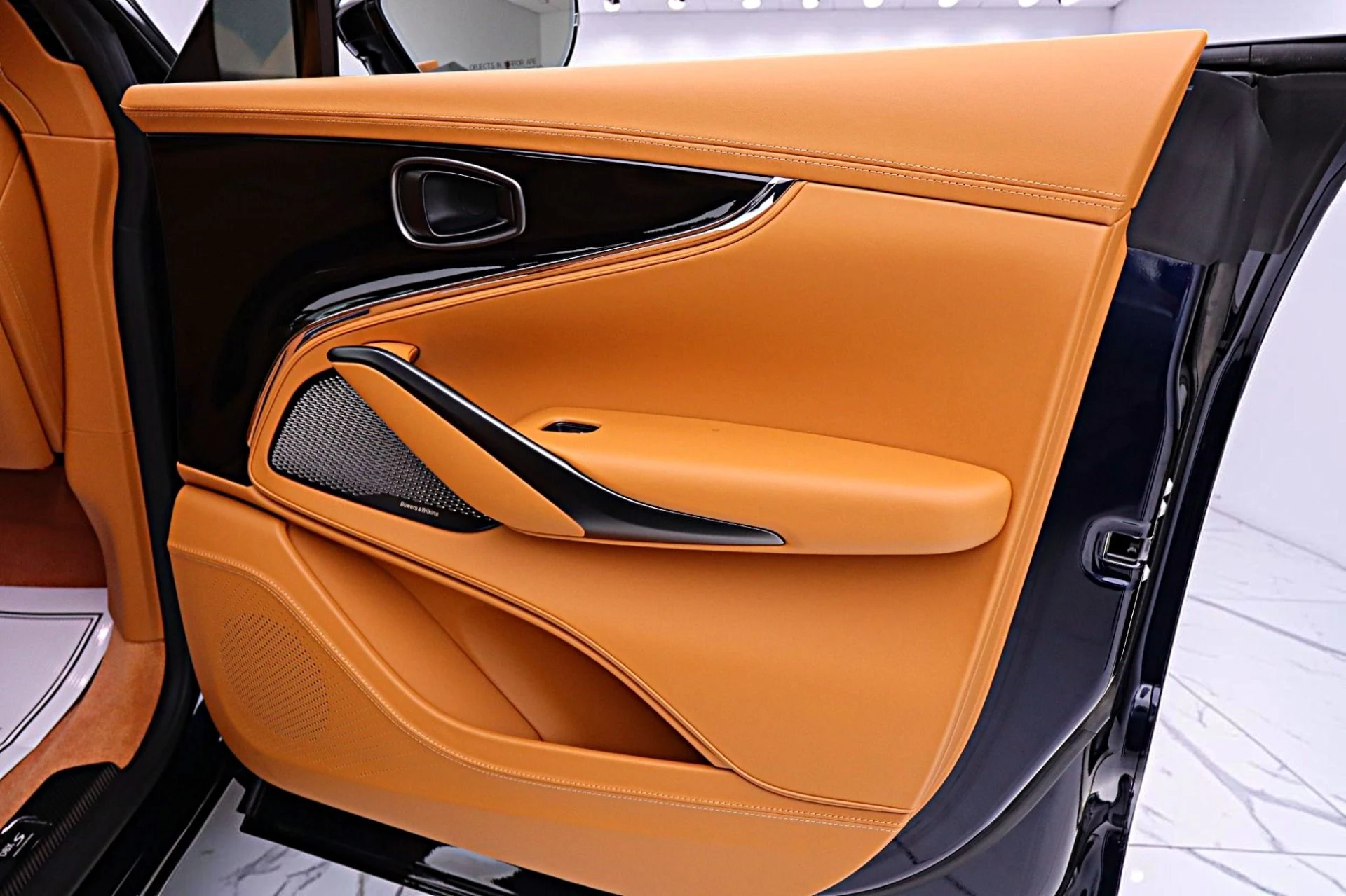 mph046_2957029659_New_2026_Aston_Martin_DBX_S_16cf596dd1
