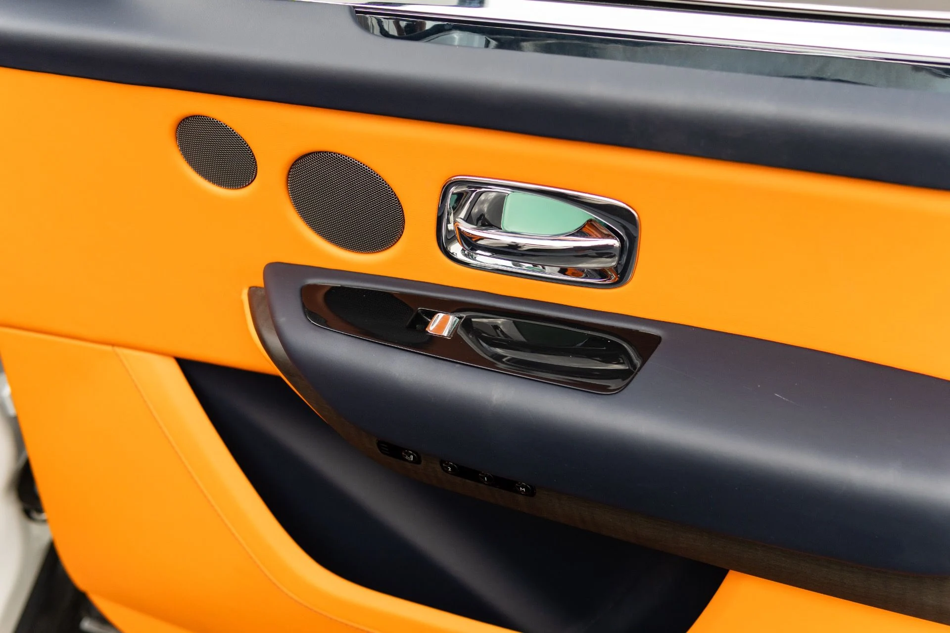 mph046_297201260_Used_2023_Rolls_Royce_Cullinan_1766776442_8f18330345