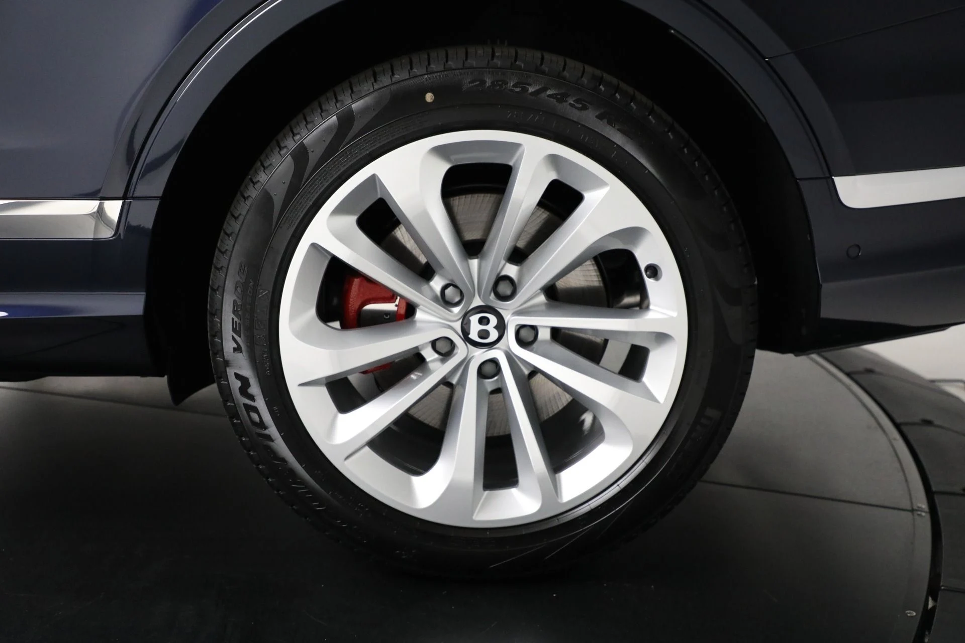 mph046_2975533289_Used_2024_Bentley_Bentayga_EWB_V8_1711043529_e81951f8d5