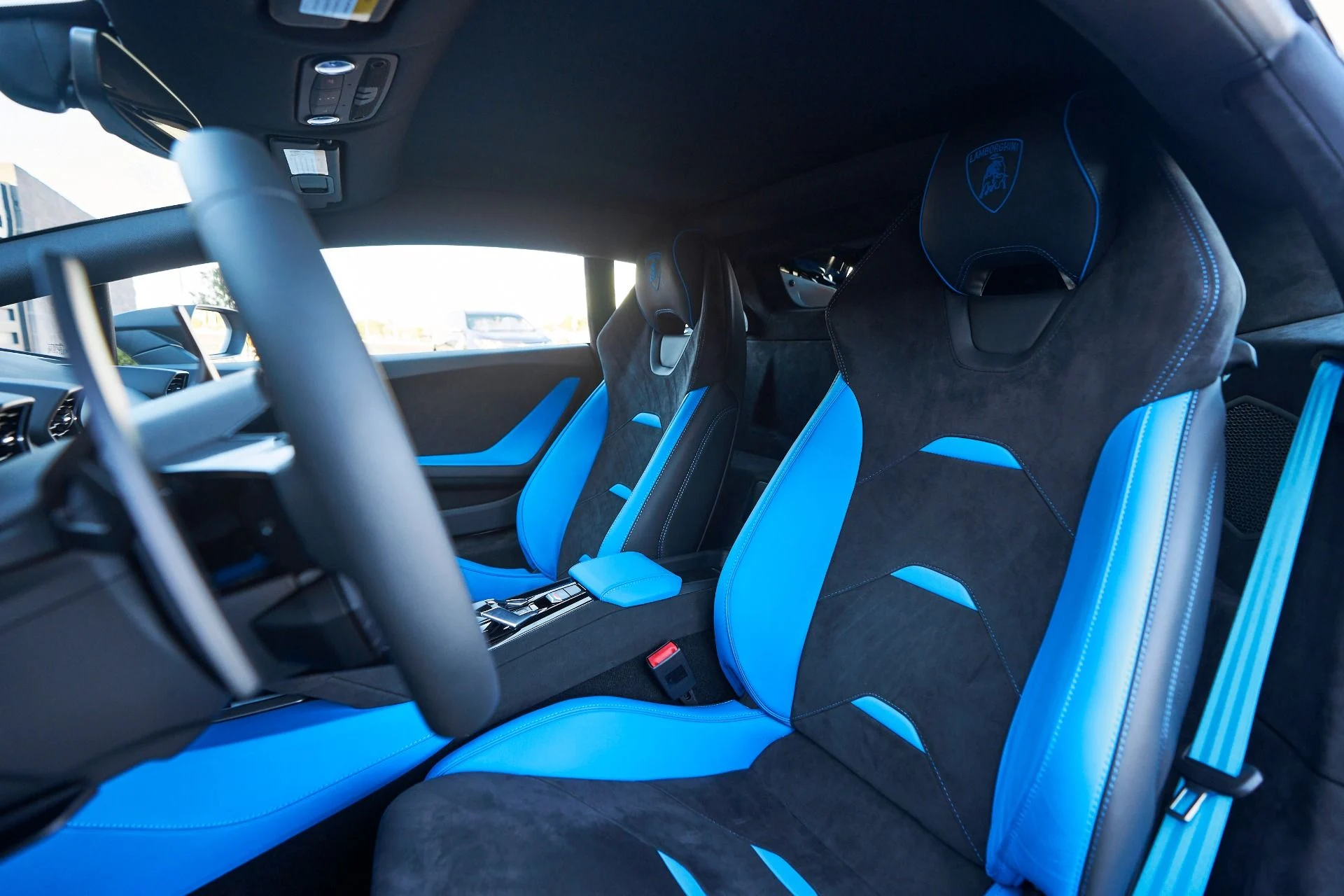 mph046_2989320339_Used_2024_Lamborghini_Huracan_Sterrato_Base_1761068460_b3604852dd