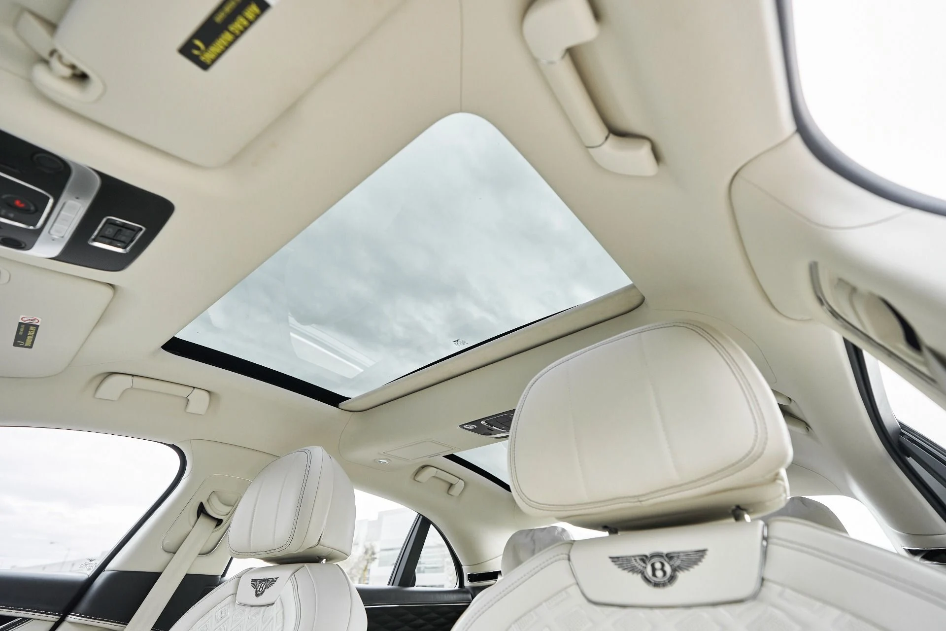 mph046_2992398364_Used_2022_Bentley_Flying_Spur_V8_1763502839_a7191985eb