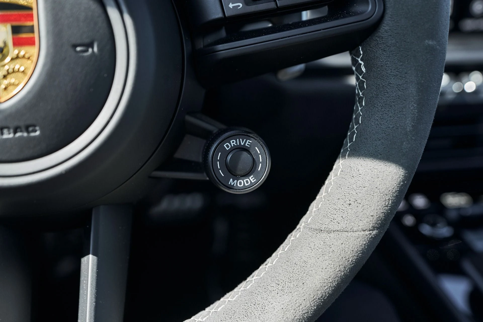 mph046_3017304782_Used_2022_Porsche_911_GT_3_1761959418_f2512e1674