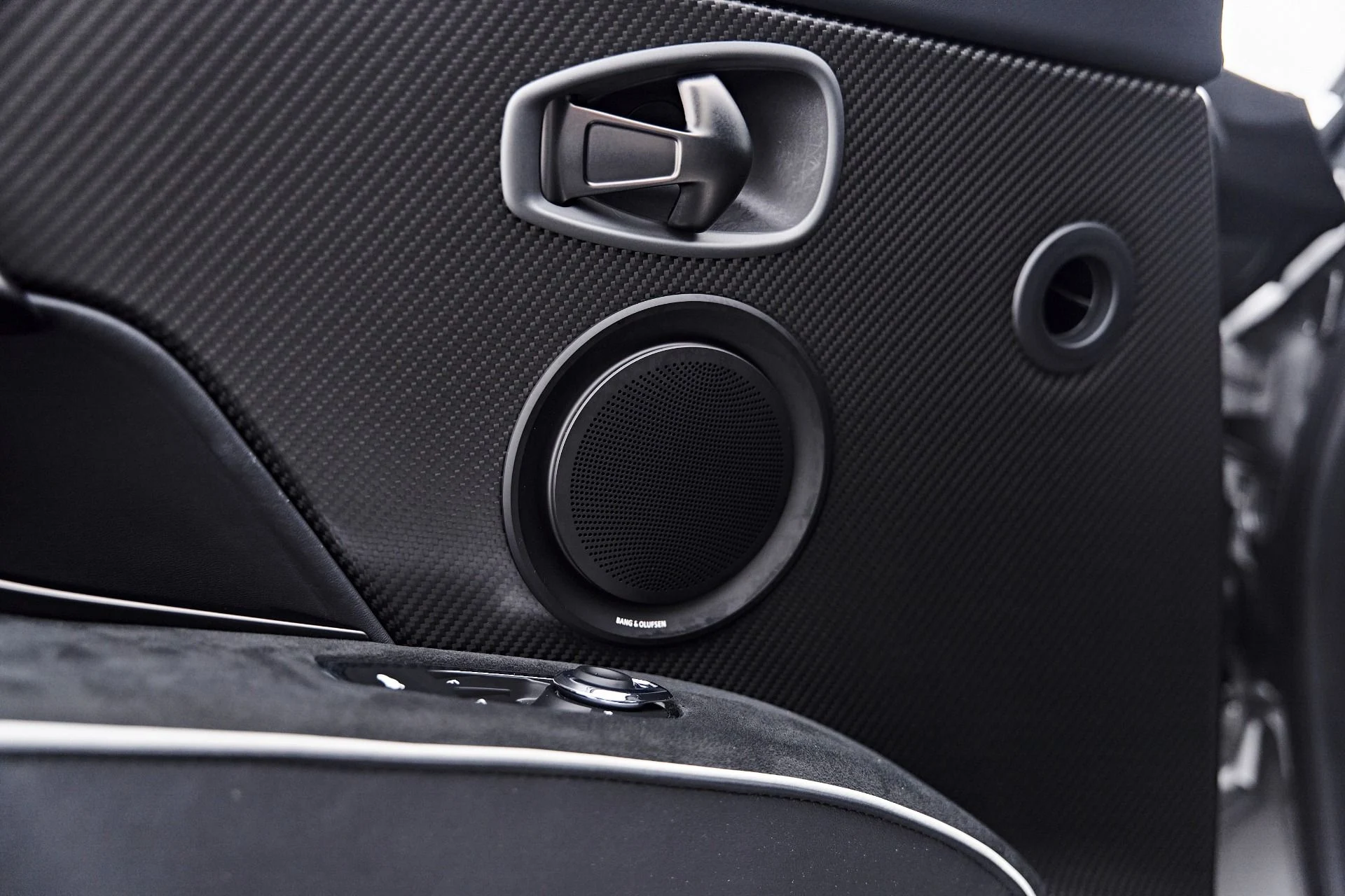 mph046_3022616762_Used_2023_Aston_Martin_DBS_1790369906_fb25e0fb38