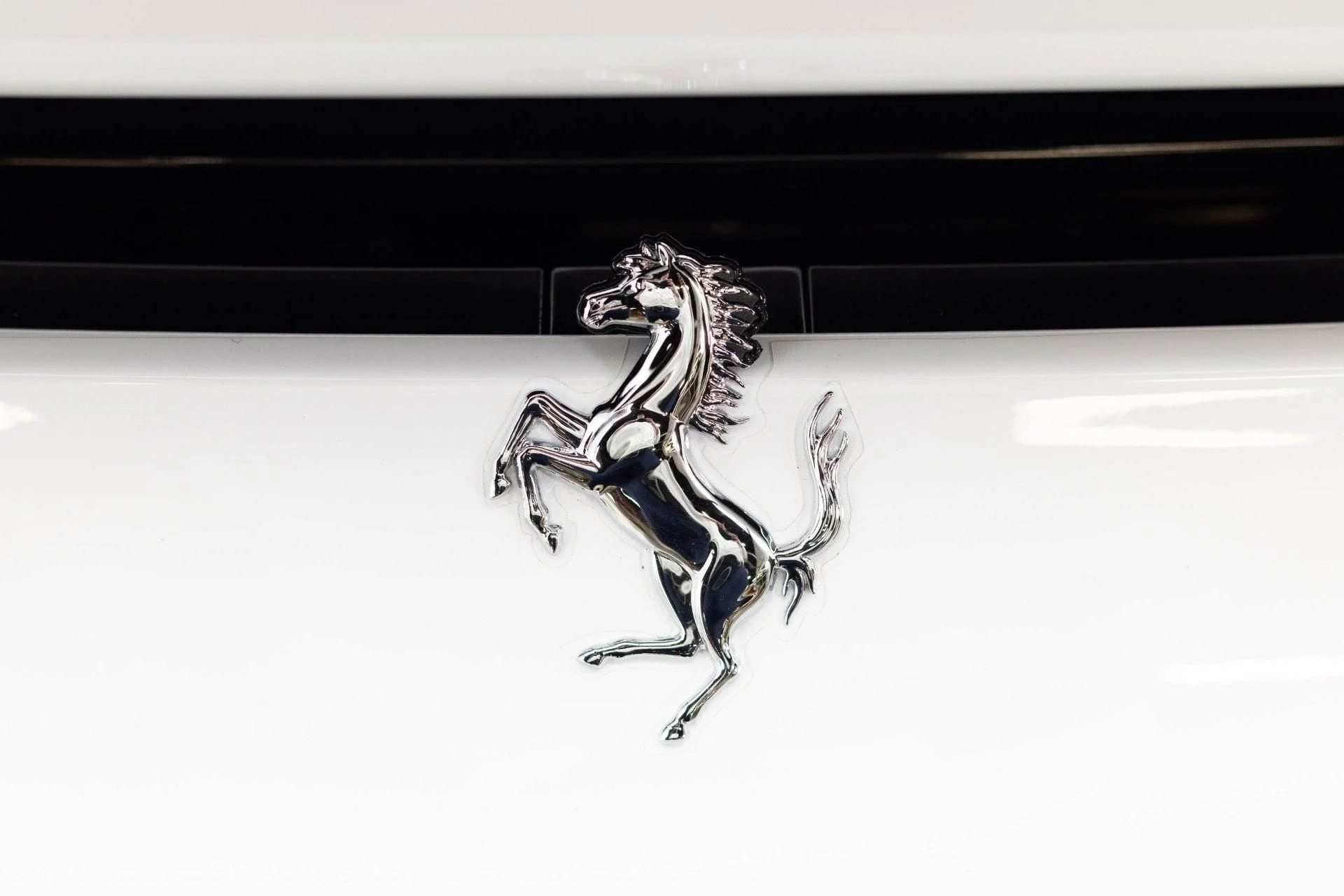 mph046_3024196943_Used_2022_Ferrari_SF_90_Spider_1777382766_b1f2ef1fe8