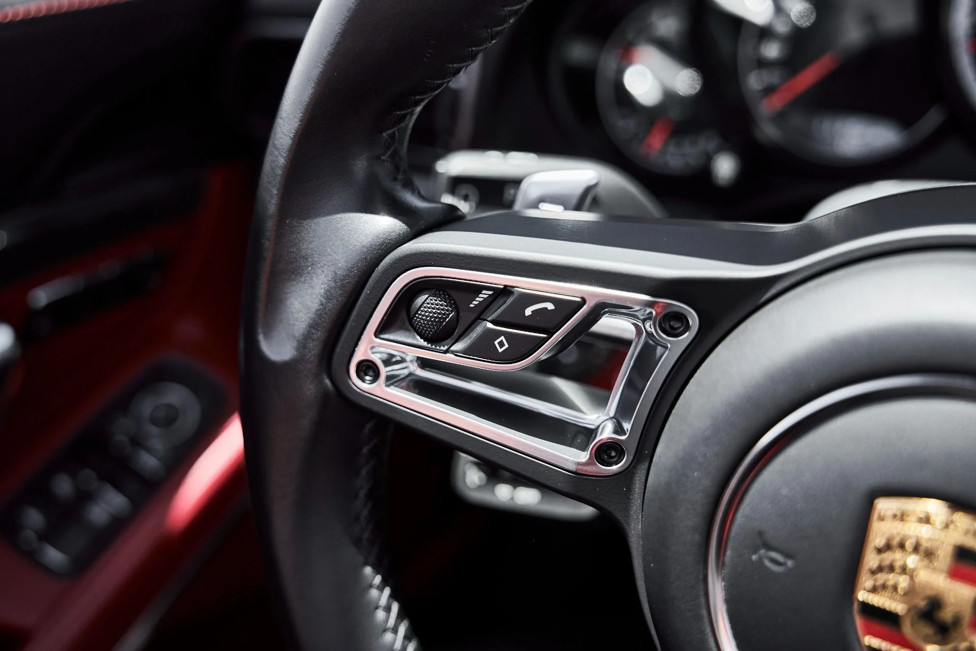 mph046_3040758179_Used_2019_Porsche_911_Turbo_S_1781225453_86ba548f36