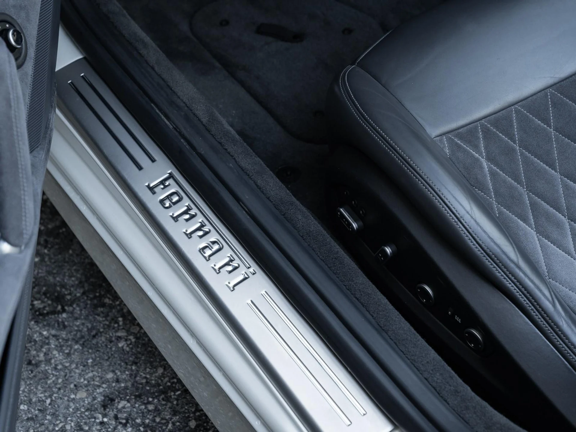 mph046_3041390720_Used_2015_Ferrari_California_T_1758132757_35628894a5