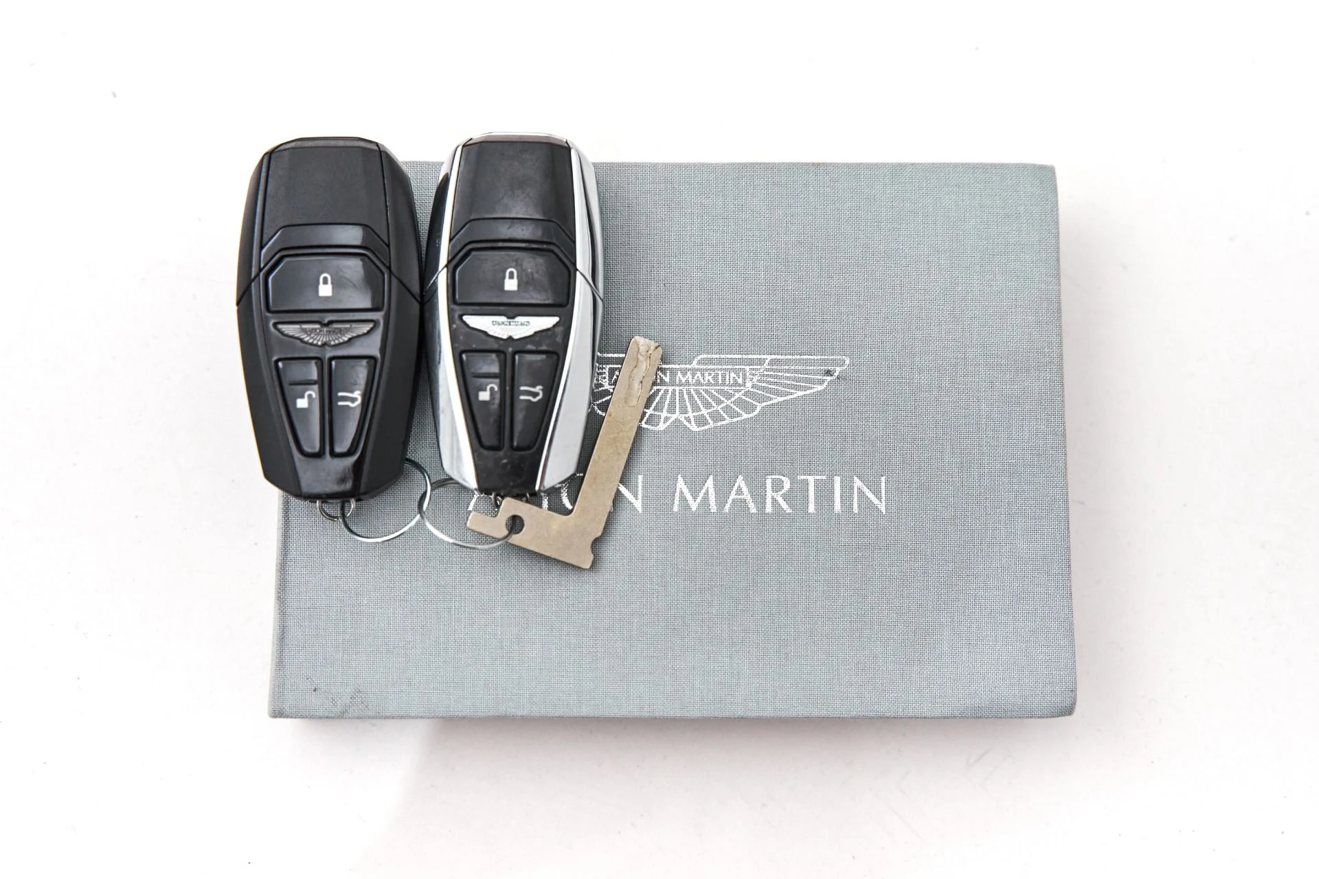 mph046_3044781734_Used_2019_Aston_Martin_DB_11_Base_1627671920_121eb0463b