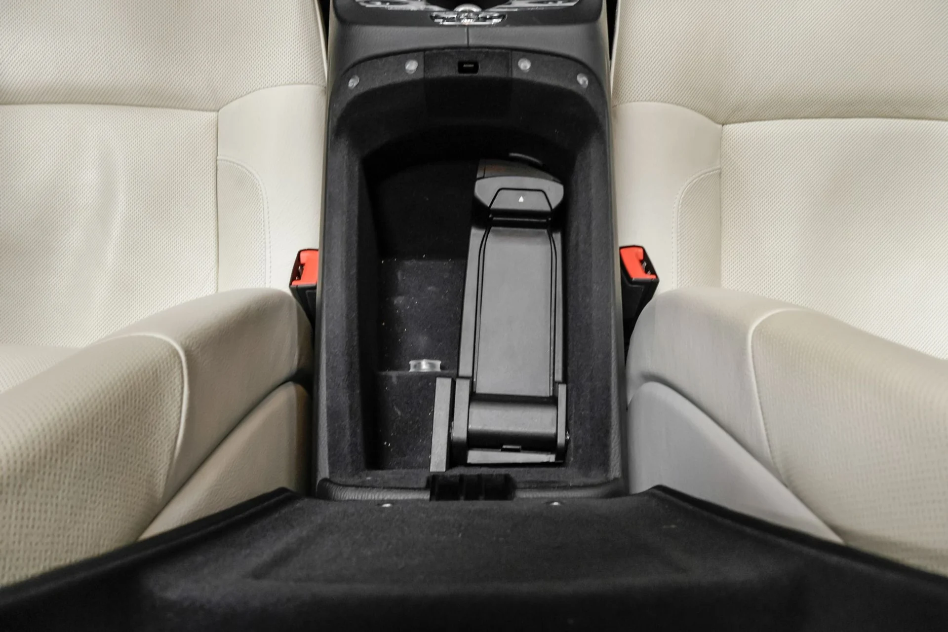 mph046_3047835604_Used_2010_Rolls_Royce_Ghost_1762979207_428460662b