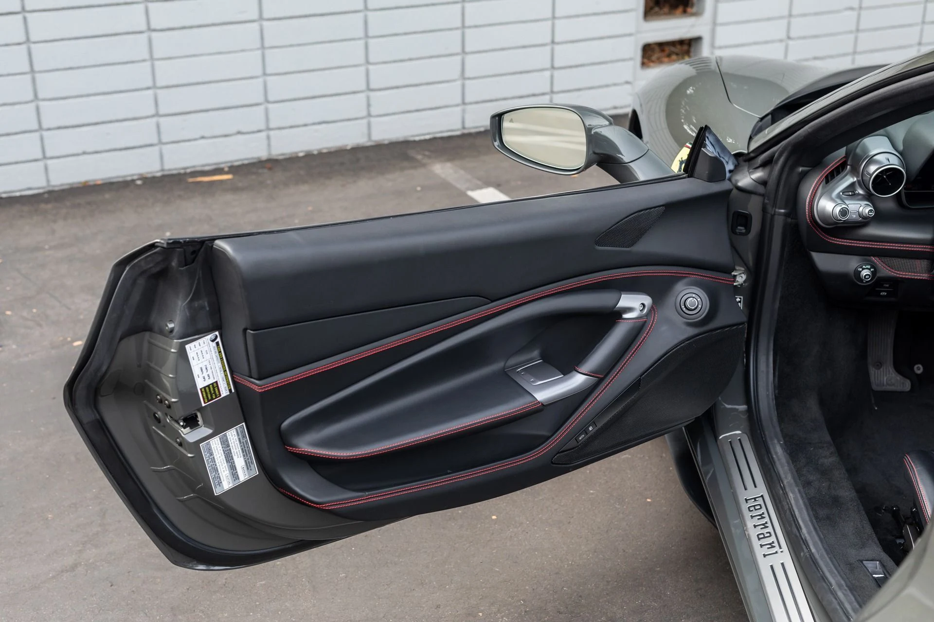 mph046_3049823499_Used_2021_Ferrari_F8_Spider_1734052252_2880282975