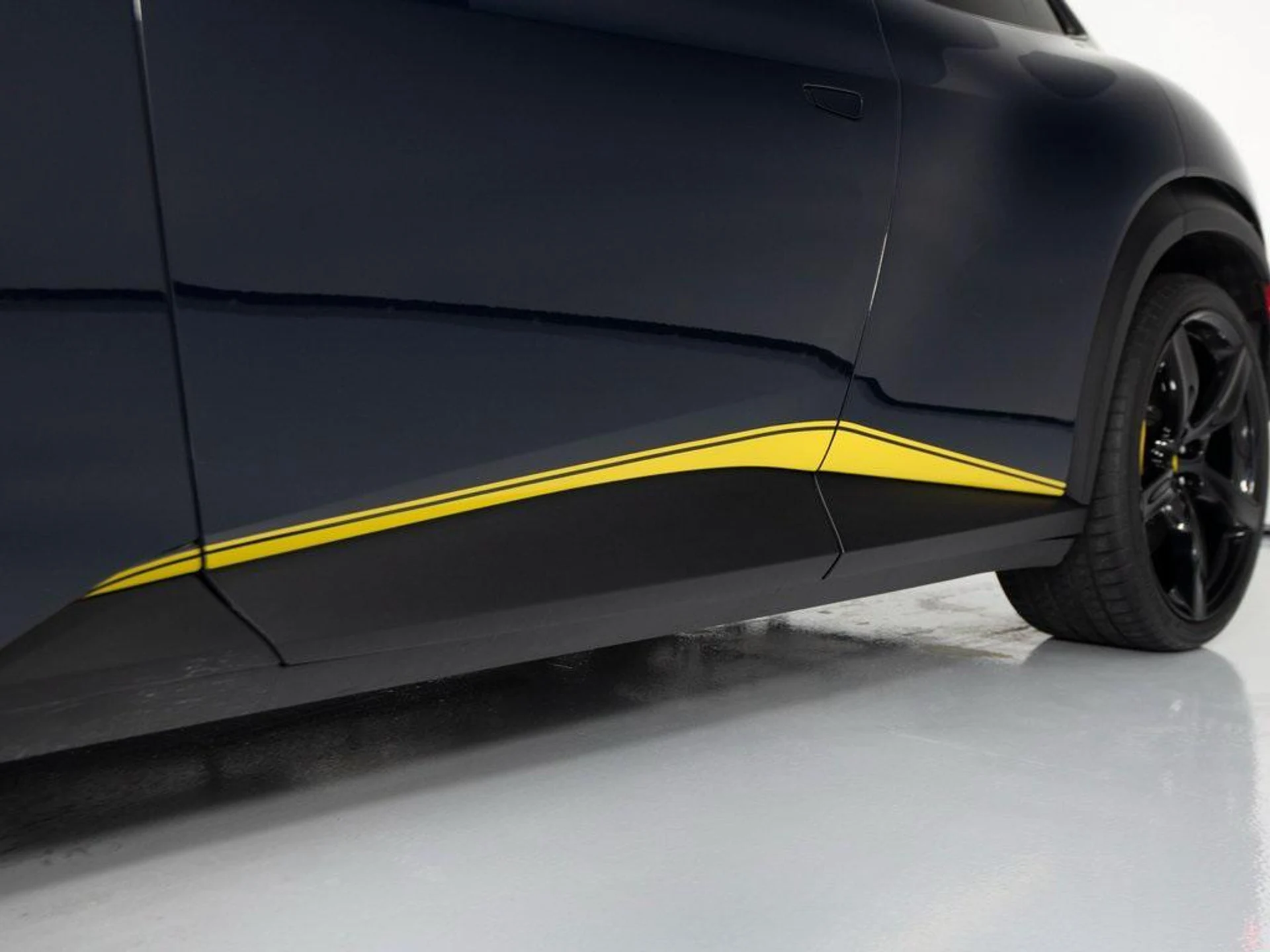 mph046_3064656260_VS_Vua8q_X0rty_FM_Ab_V0_T03_Gc_ZL_Y_a3a90826f0