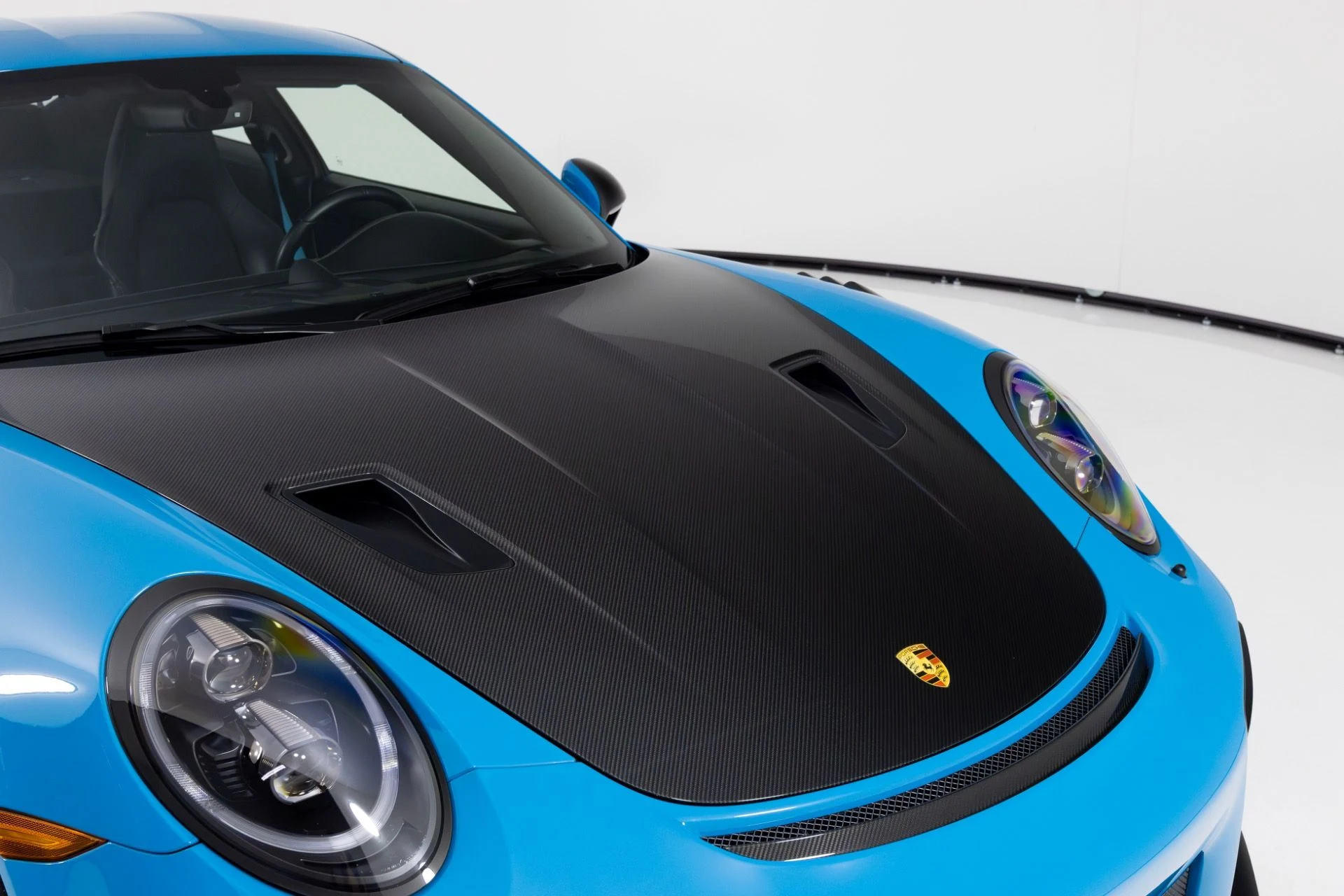 mph046_3066679605_Used_2018_Porsche_911_GT_2_RS_1766512611_535e3c2c38