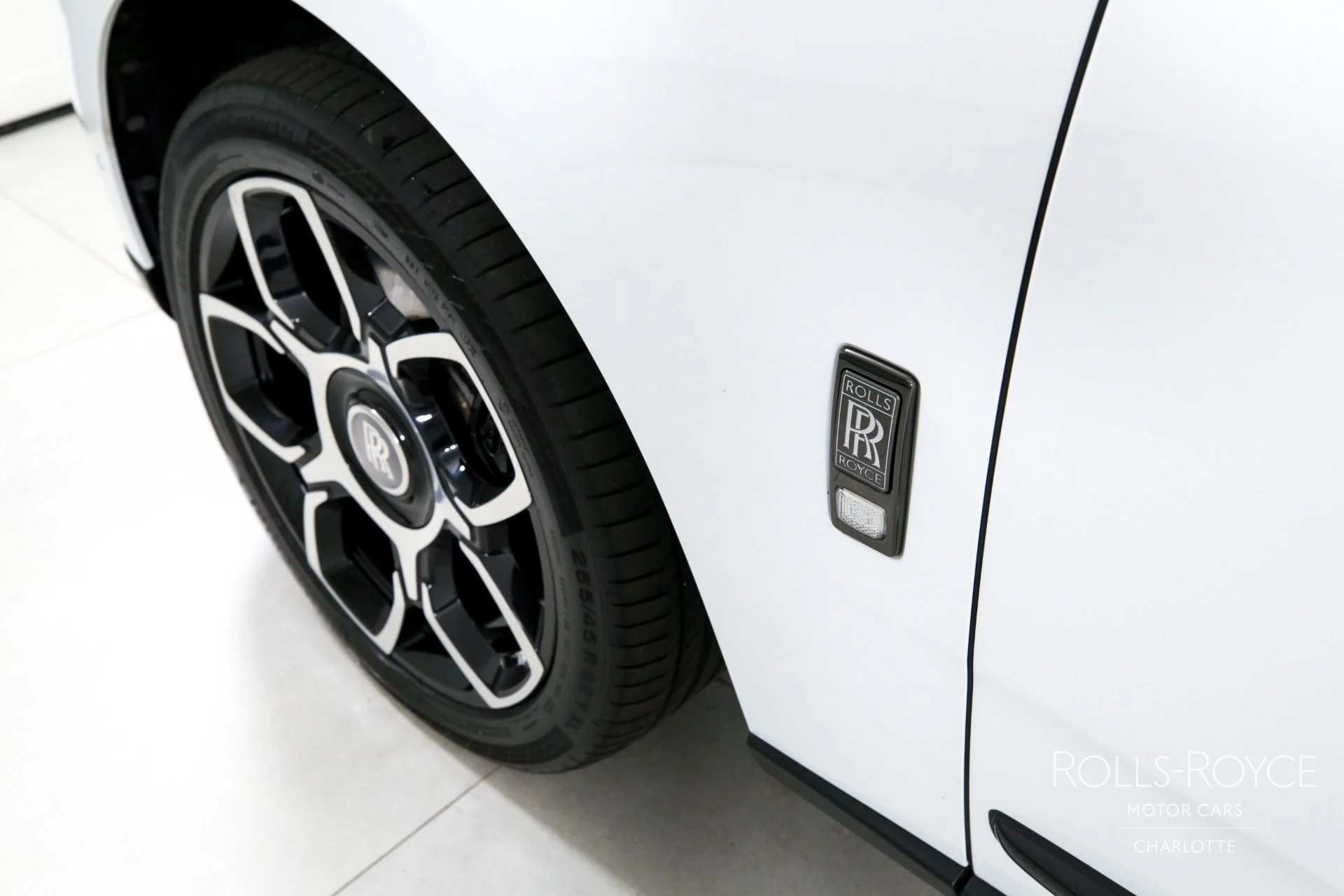 mph046_3067045250_Used_2022_Rolls_Royce_Black_Badge_Cullinan_1764197182_50d727f5a9