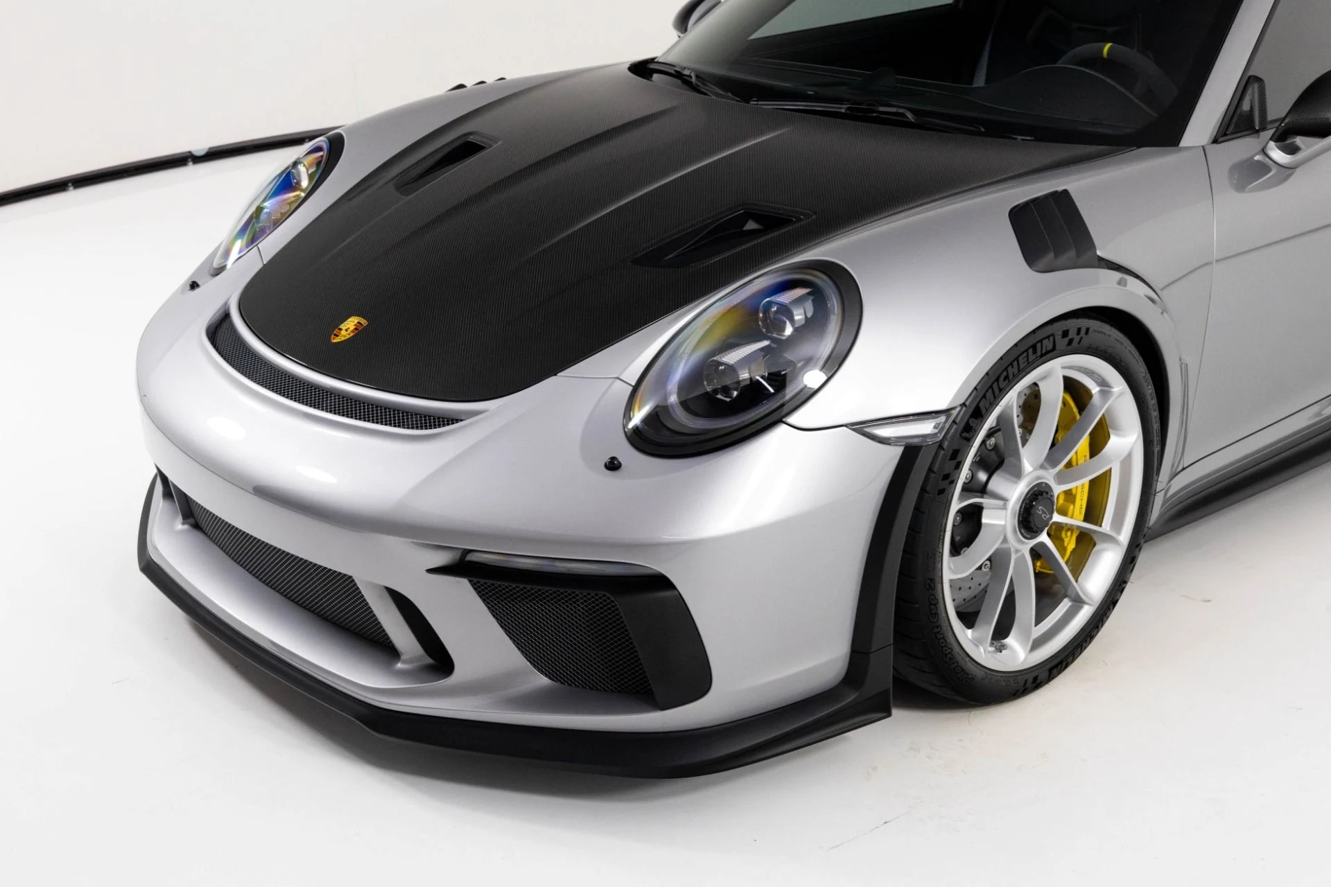 mph046_3082668703_Used_2019_Porsche_911_GT_3_RS_1761084317_0c0673dce2