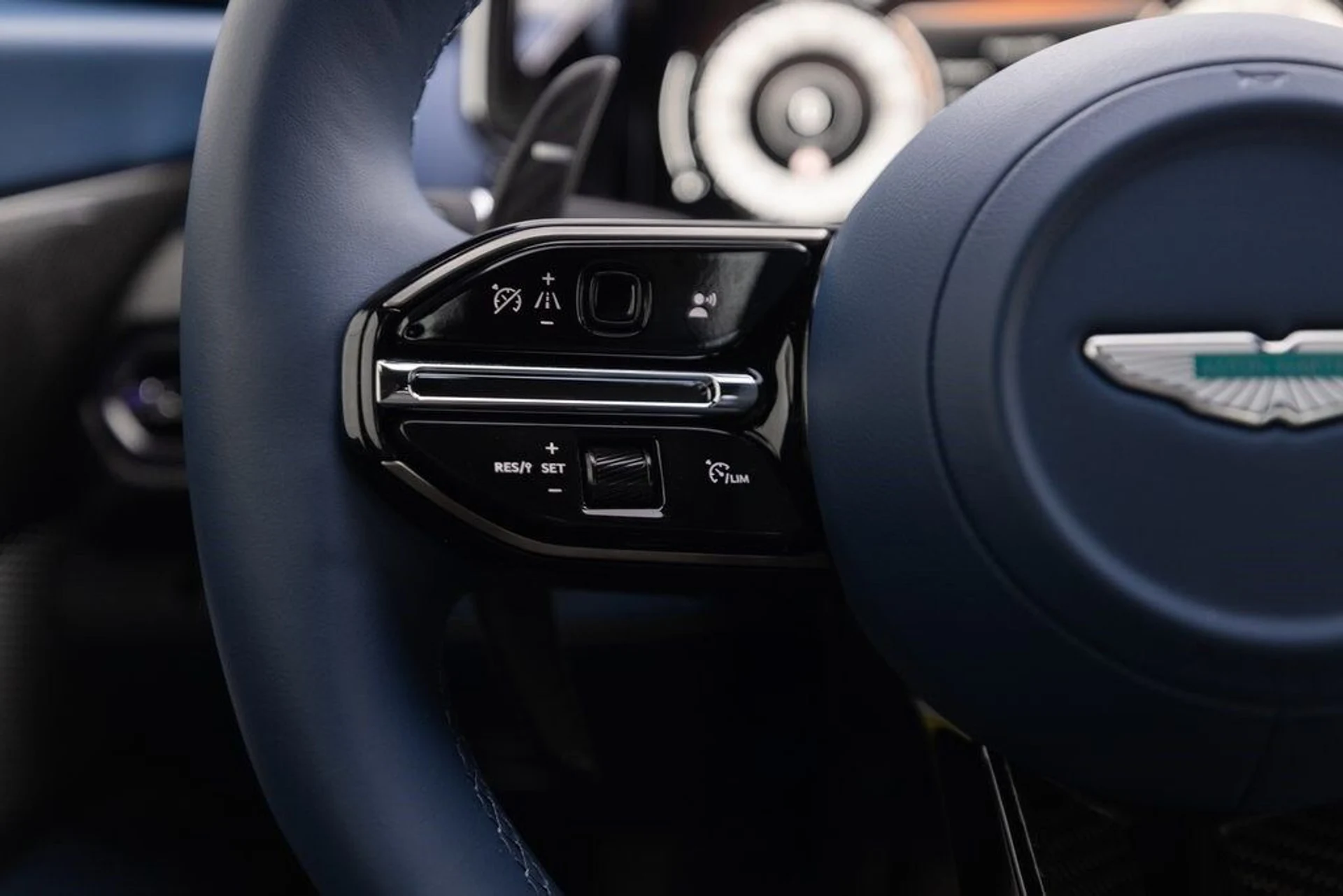 mph046_3088402571_99042dbb9c78d1e39d0e9afad726b66bx_ec4523ce1d