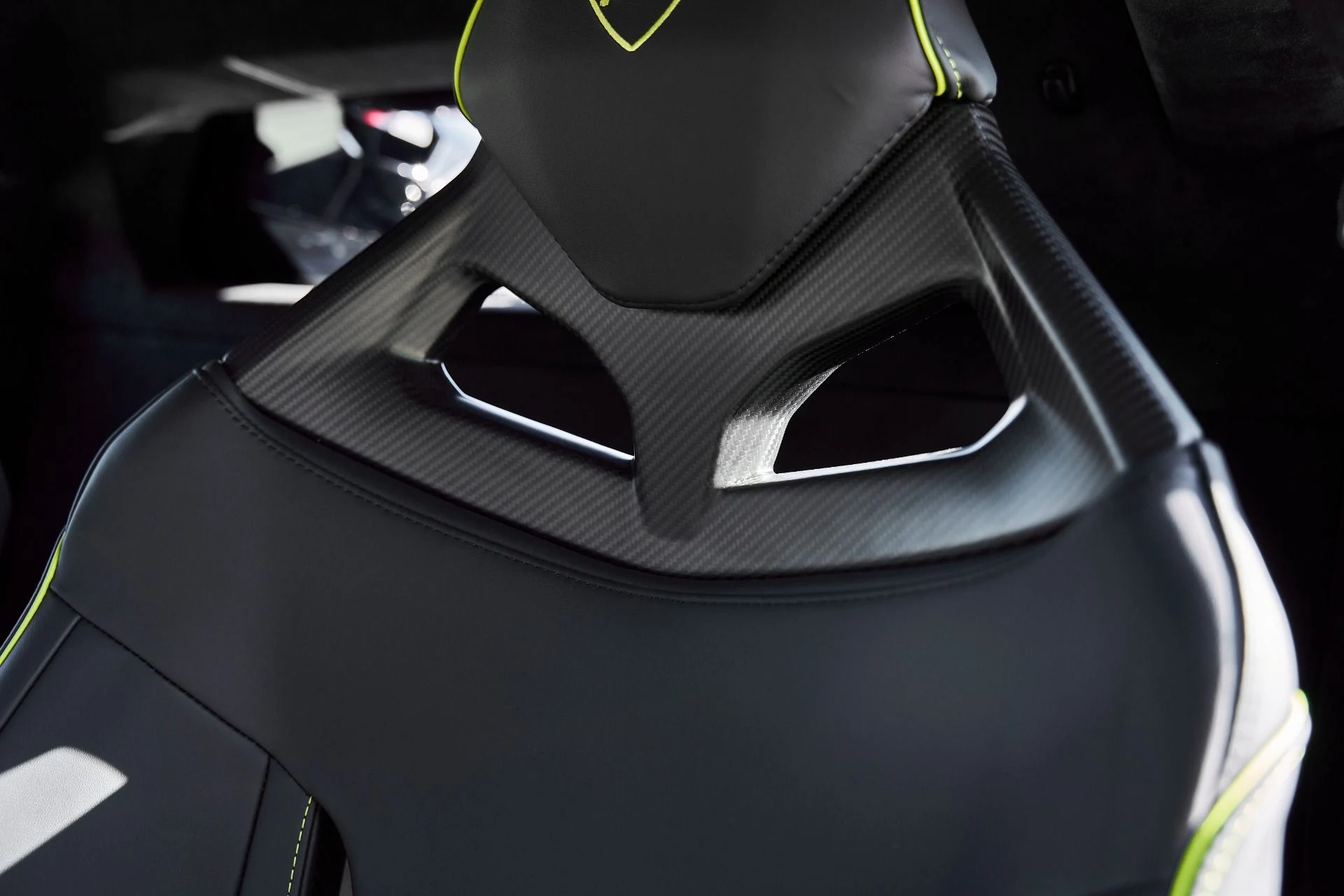 mph046_3088426035_Used_2025_Lamborghini_Revuelto_Base_1769824562_b52cc3135e