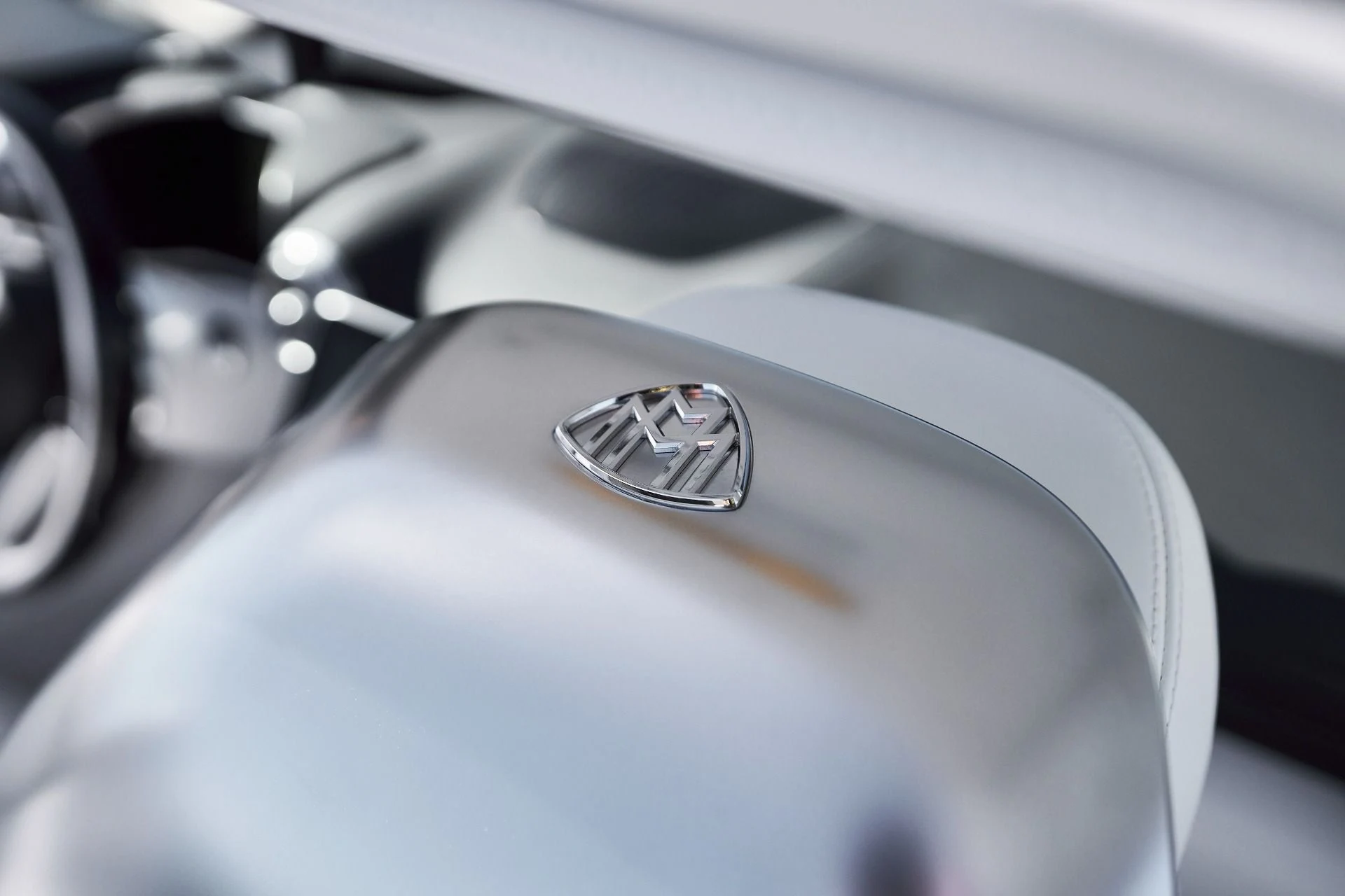 mph046_3101078695_Used_2026_Mercedes_Benz_SL_Class_Maybach_SL_680_1764902822_d8782a187c