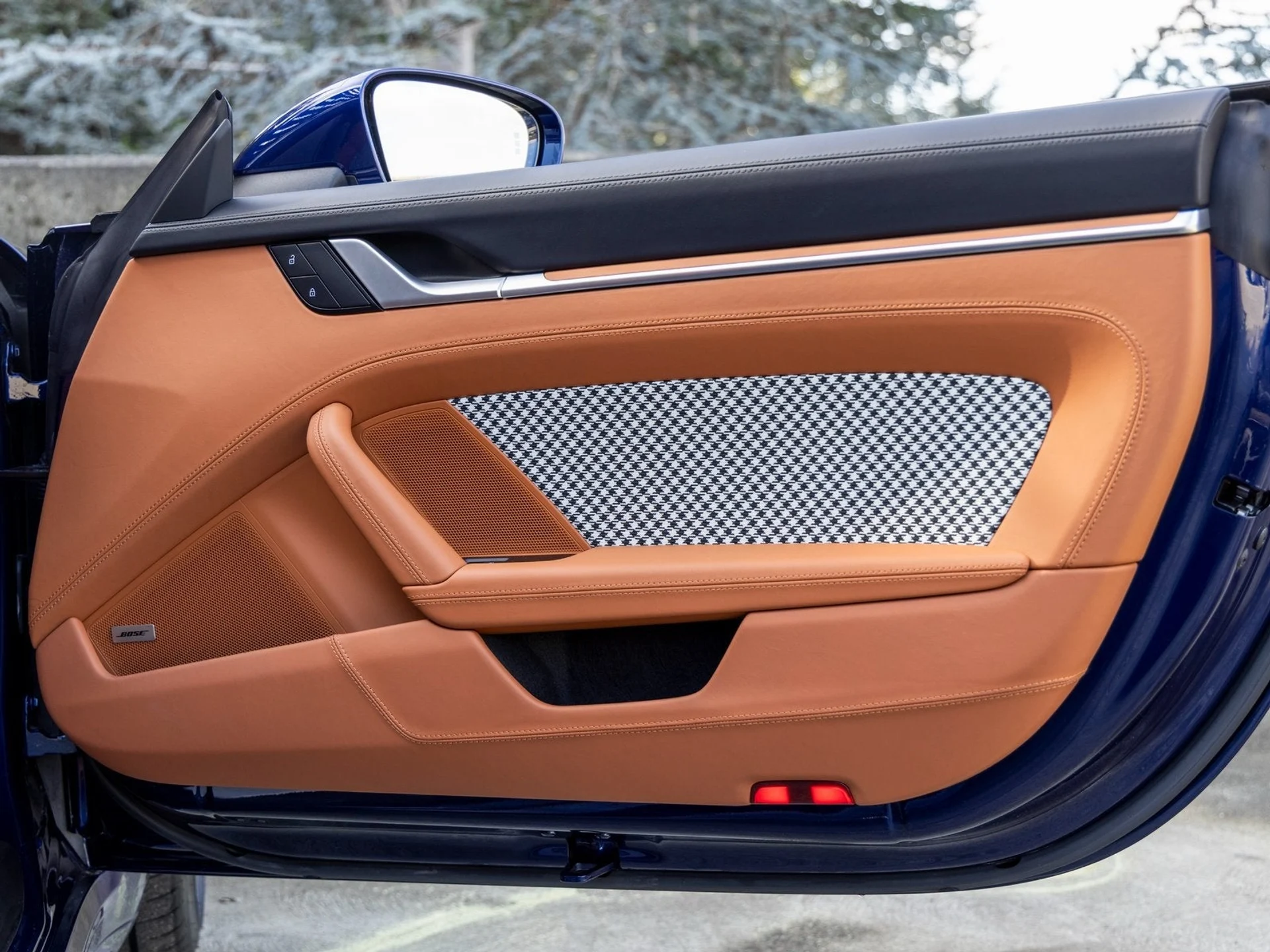 mph046_3108327414_47_bee884095a