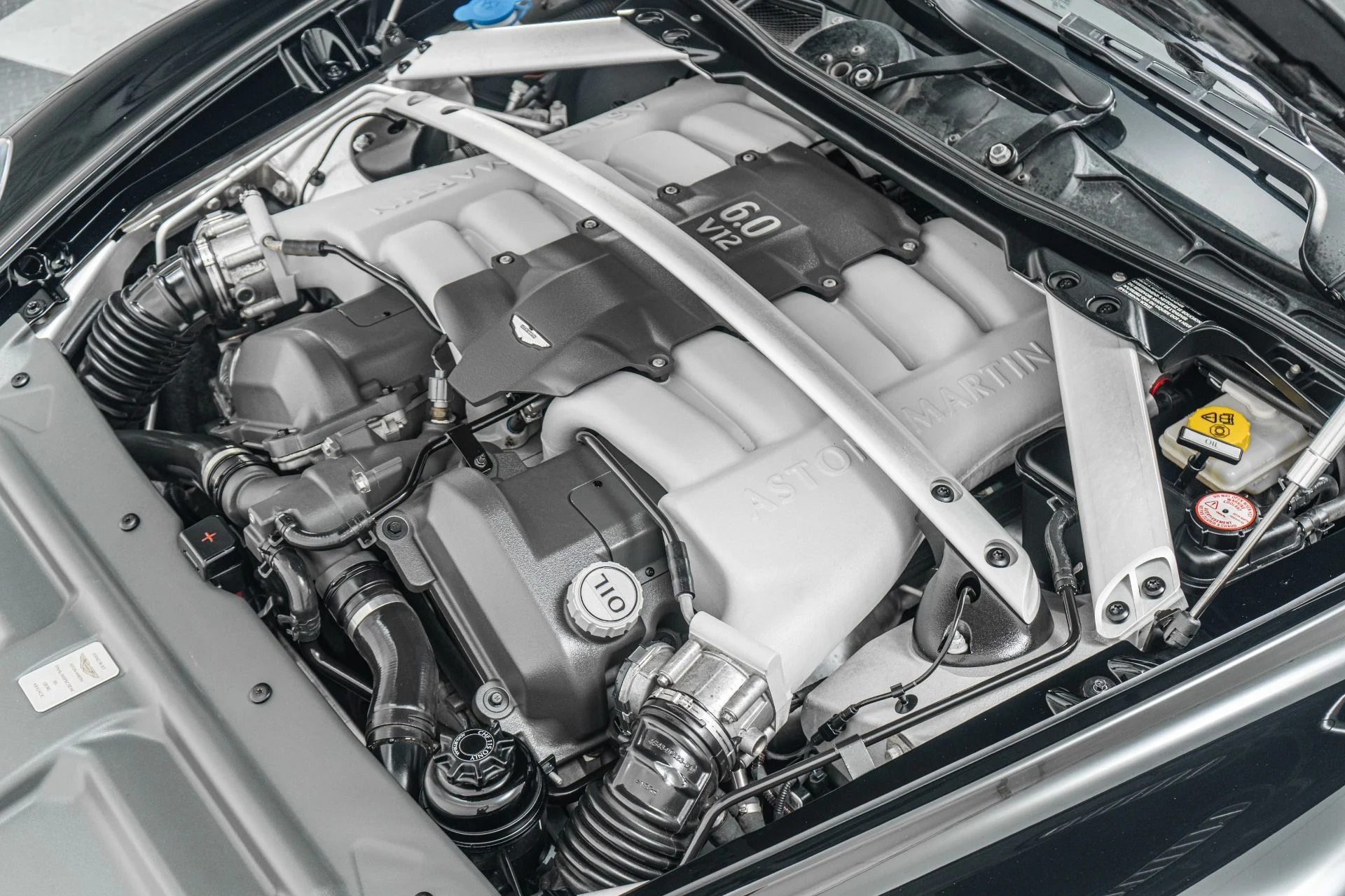 mph046_3160023323_Used_2012_Aston_Martin_Rapide_V12_power_High_Contrast_Color_Combination_1781621426_cff6321b25