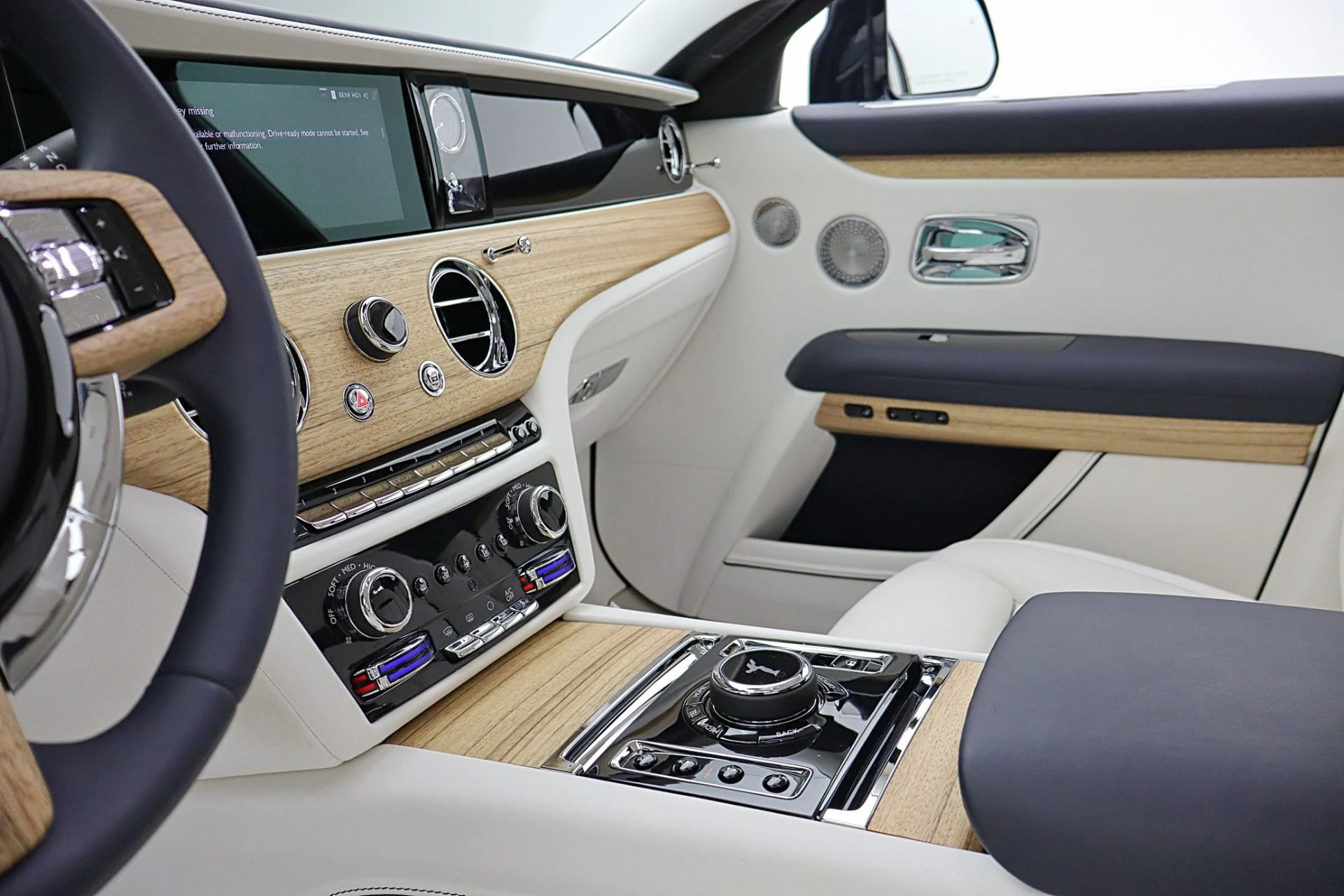 mph046_3160934872_New_2025_Rolls_Royce_Ghost_LEASE_OPTIONS_AVAILABLE_40ced4383c