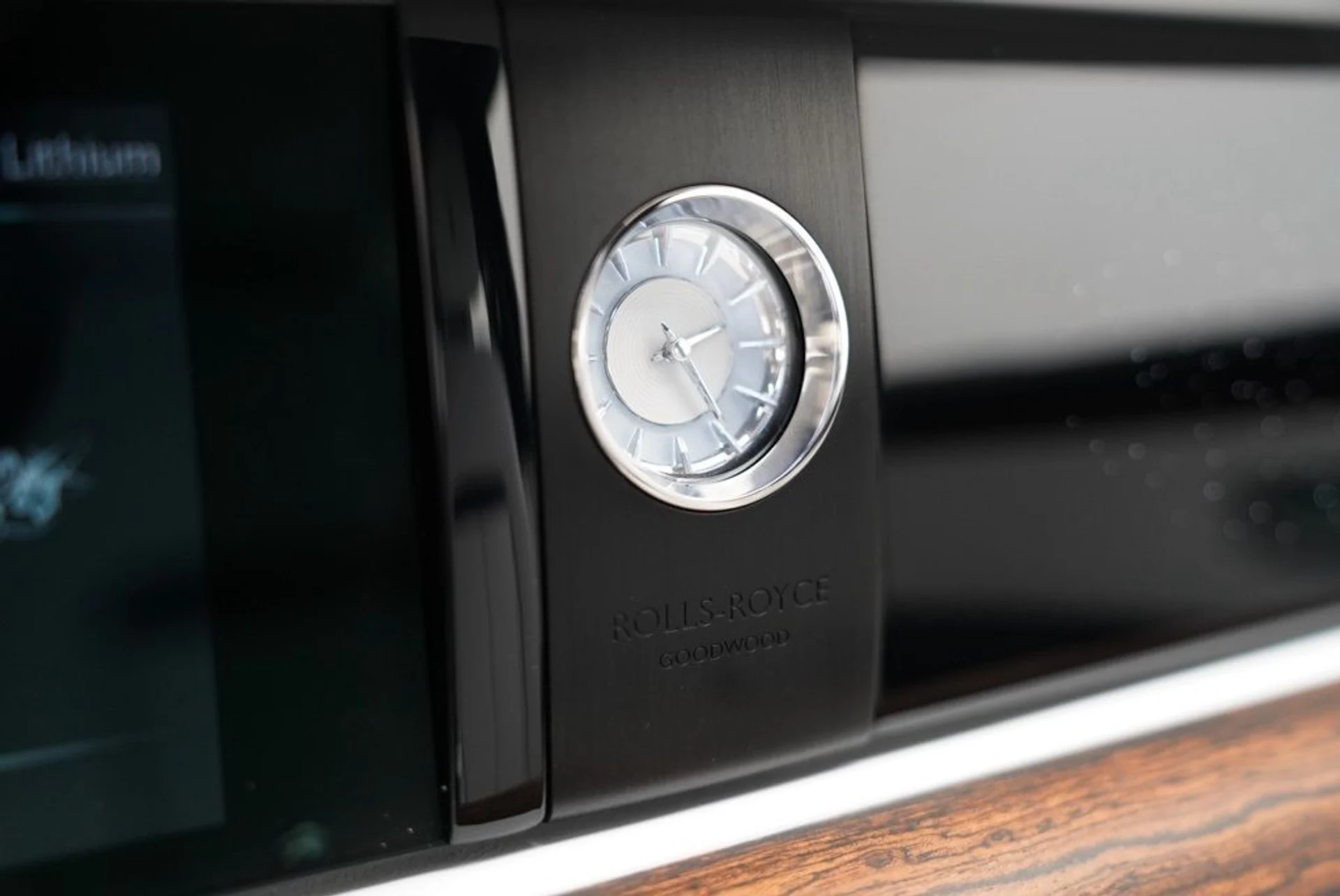 mph046_3162040407_o0z9w2pw4wibix8s49pwtv78353w_142f460369