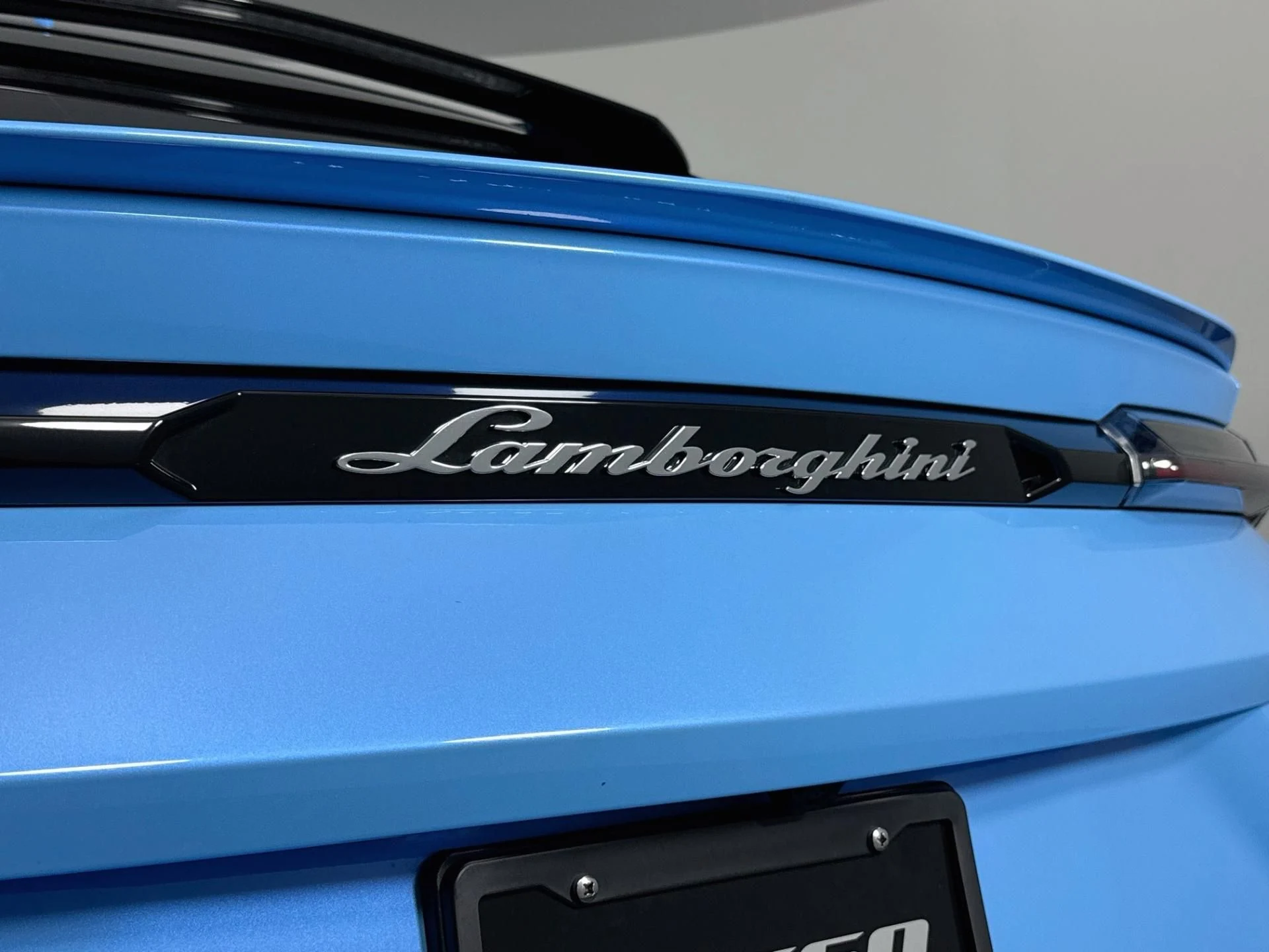 mph046_3189158168_Used_2022_Lamborghini_Urus_1786397312_eda3187c28