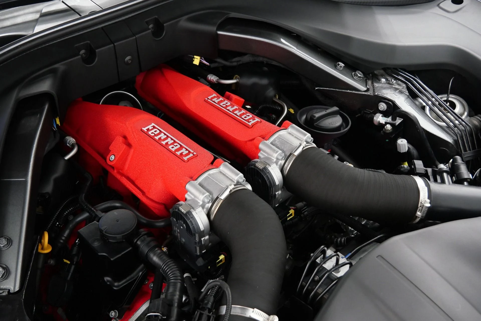 mph046_319210289_Used_2019_Ferrari_Portofino_Interior_Carbon_Trim_High_Power_Hi_Fi_Magneride_Suspension_1773425740_7989b3ef6e