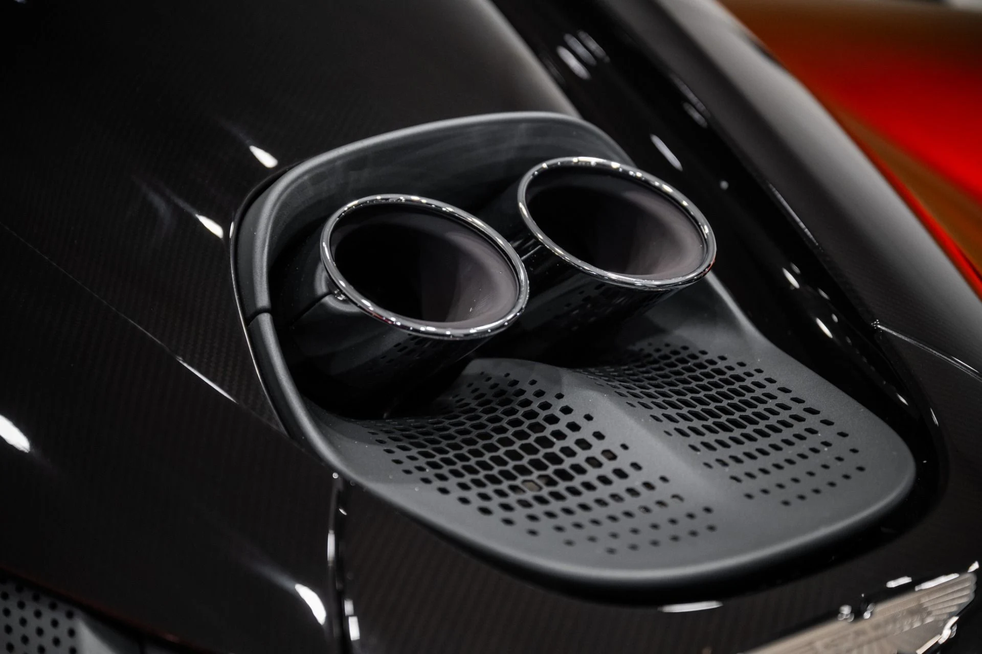 mph046_3193488477_New_2026_ASTON_MARTIN_VALHALLA_1775946933_3f48295e28