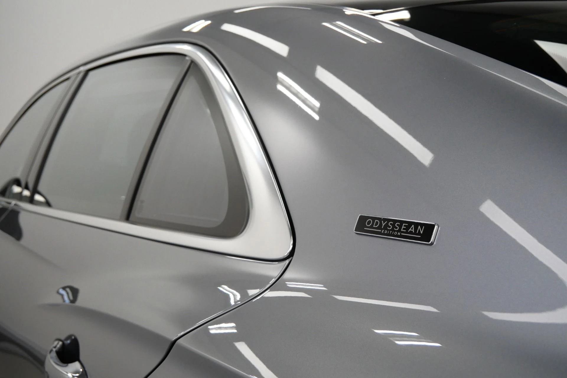 mph046_3210169730_Used_2022_Bentley_Flying_Spur_Hybrid_Odyssean_Edition_266_K_MSRP_Sustainable_Interior_Trim_1770409393_6f9c3965a3