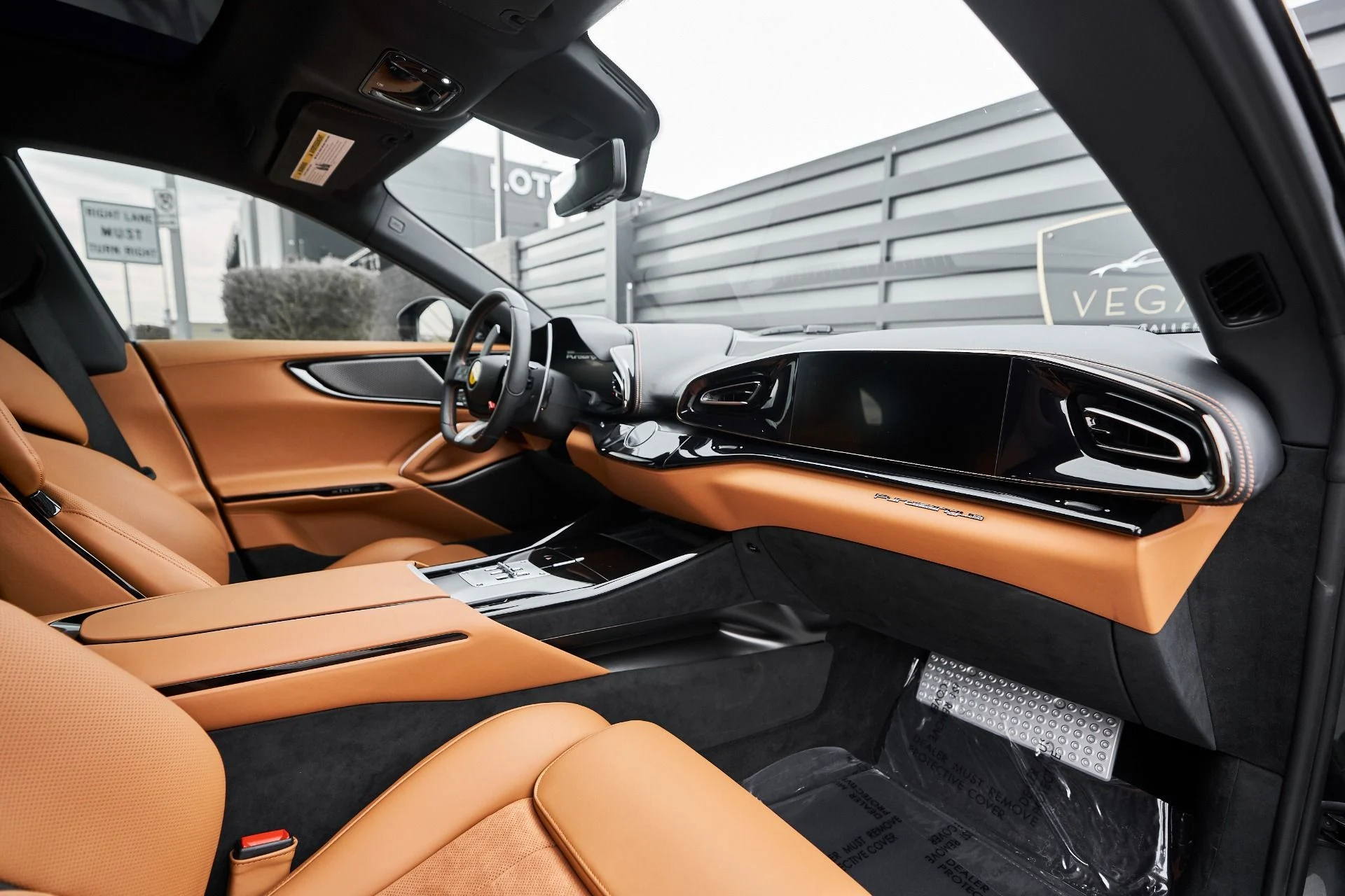 mph046_3220807338_Used_2025_Ferrari_Purosangue_1762993306_9aeb60ff23