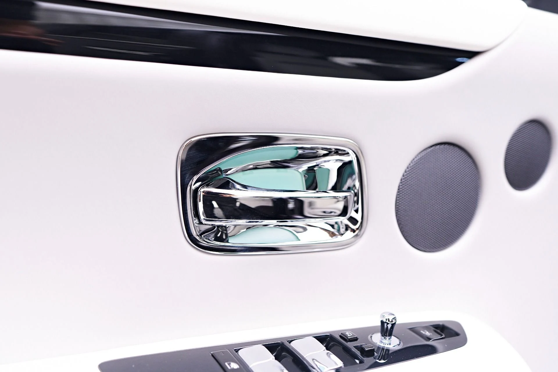 mph046_3225156032_Used_2024_Rolls_Royce_Ghost_Base_1752169894_8f58f33959