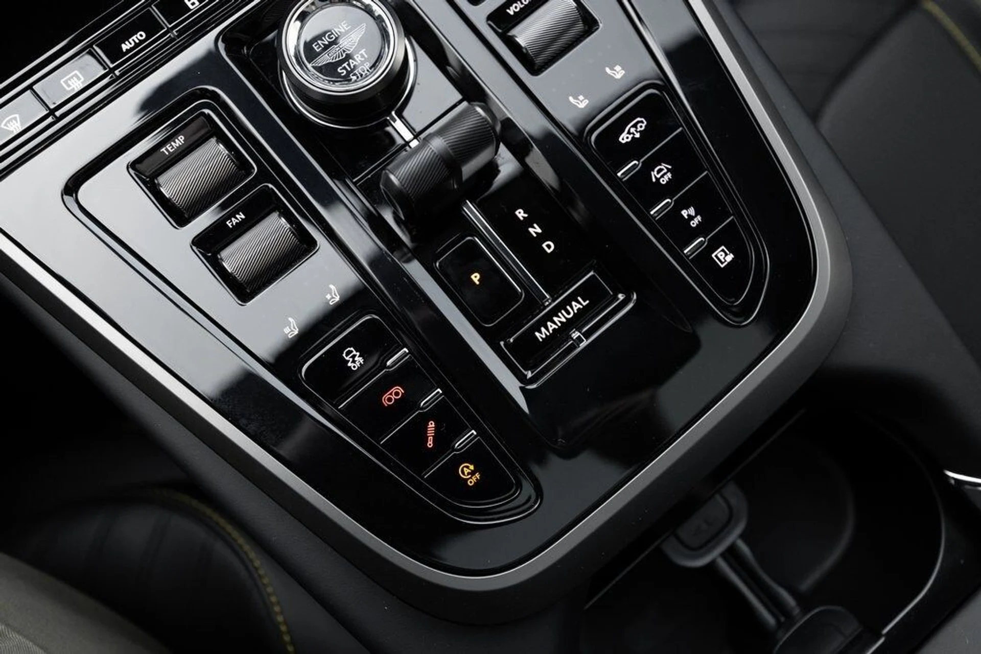 mph046_3225975274_363447a1cd9c447b52fef26dfb4552aax_5a068cb6e9