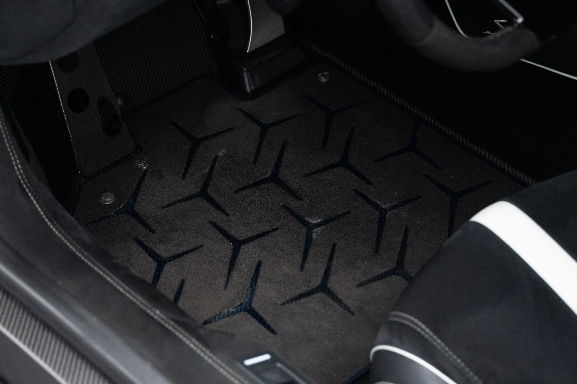 mph046_3226202814_Used_2016_Lamborghini_Aventador_LP_750_4_SV_1768280004_e28babf304