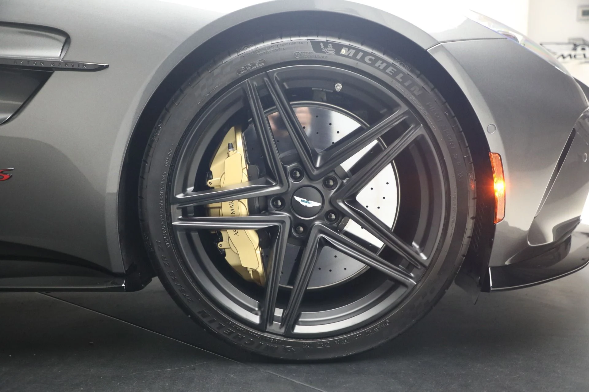mph046_3246011089_New_2026_Aston_Martin_Vantage_S_Roadster_1787407546_eab234542c