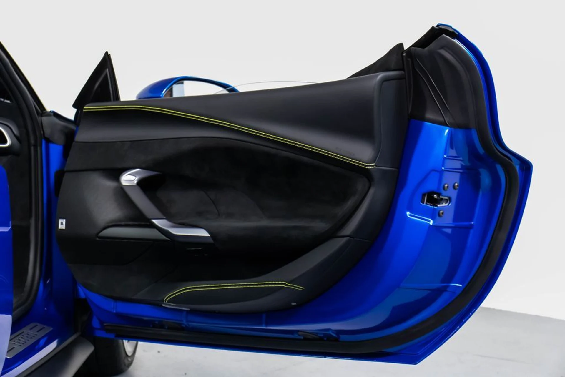 mph046_3261870486_89d88b7666efd229514510c55550683ax_9214509fc9