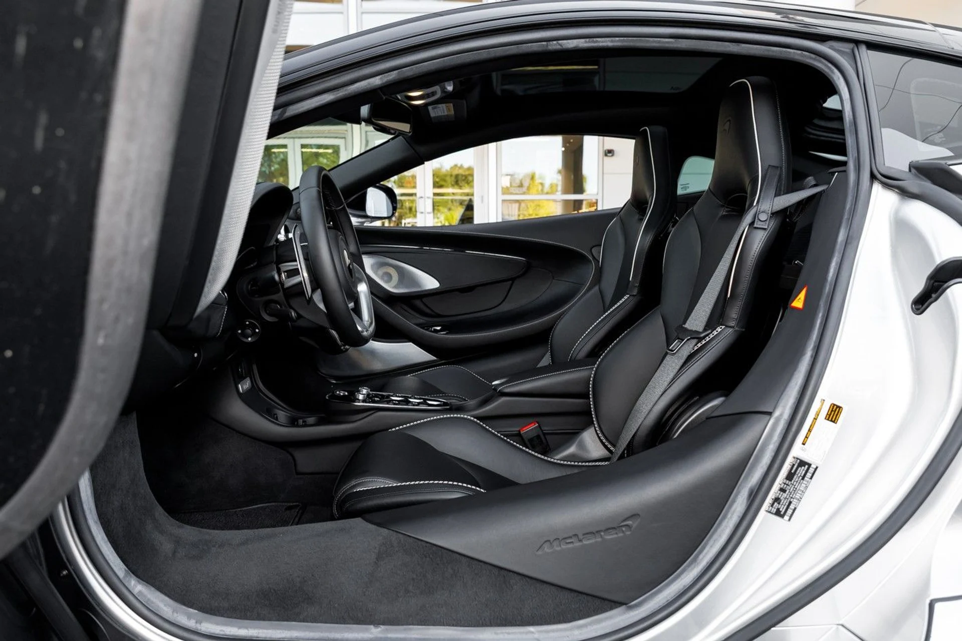 mph046_3263324117_137_p47_l_4b2e7bf3dd