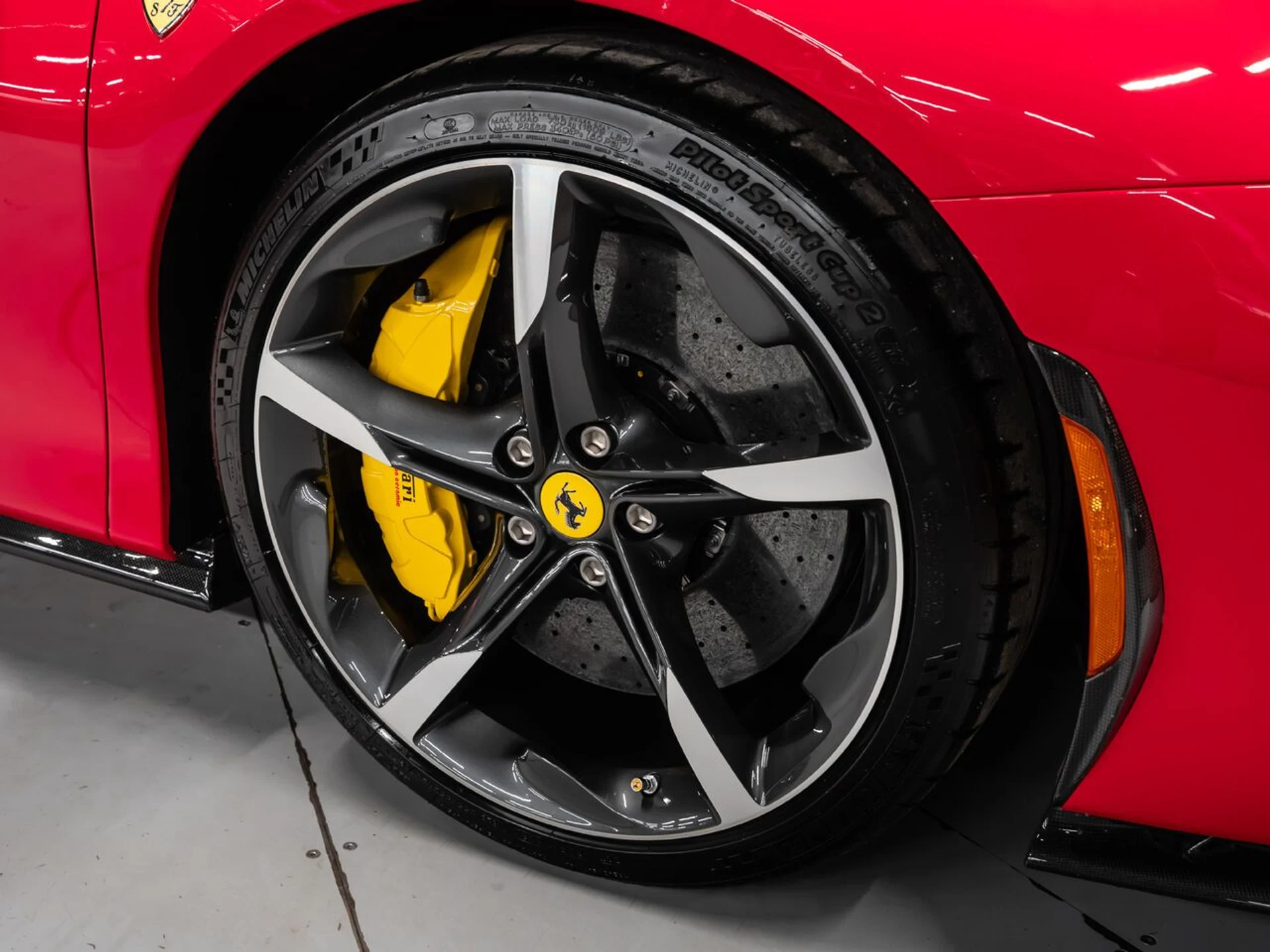 mph046_3264242456_ferrari_sf90_stradale_2023_985a193cba