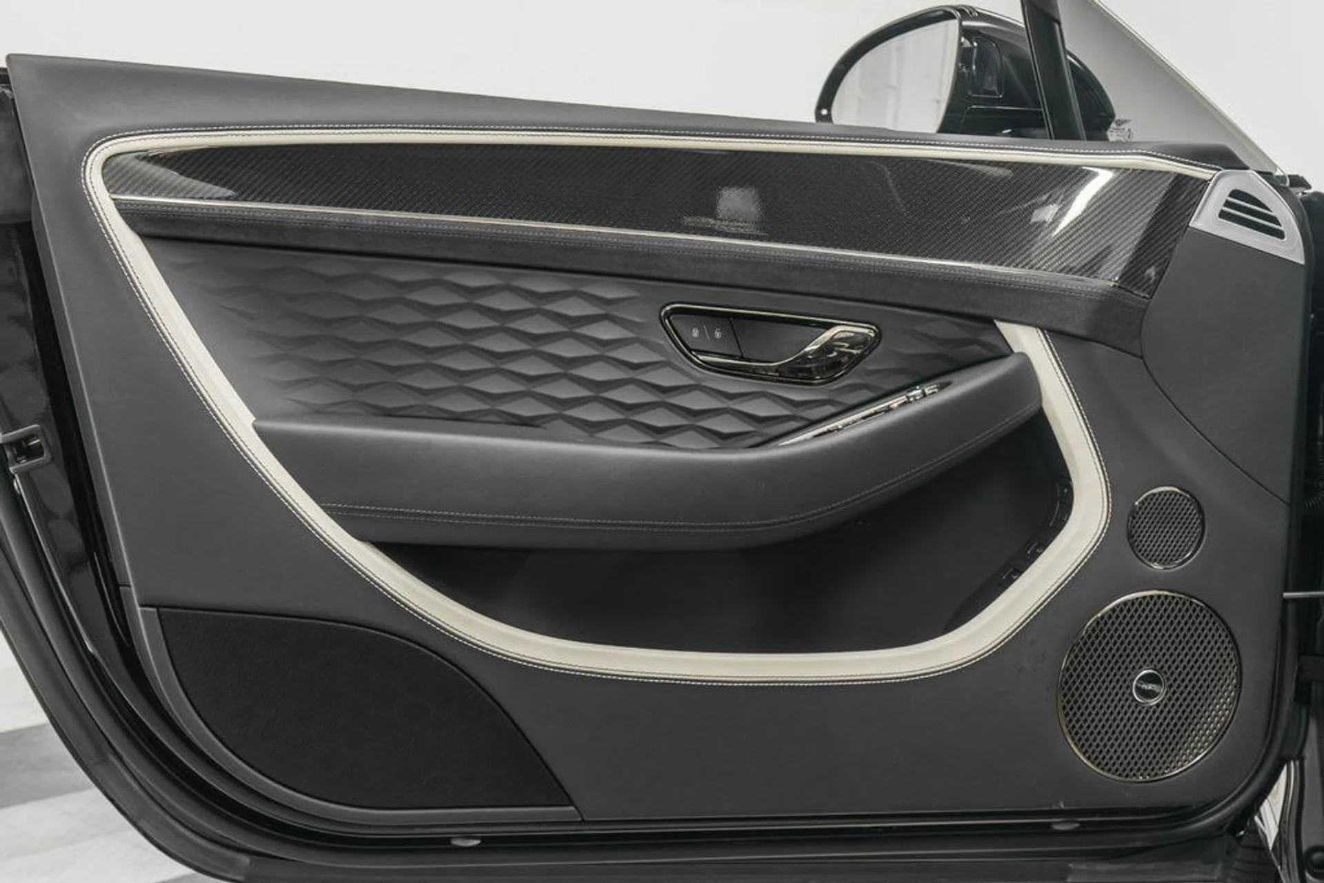 mph046_3266750045_Vaf_Qc_No7cp_Fp_I9k_O_Ibo_Oo2_Ns08_f84ec681e9