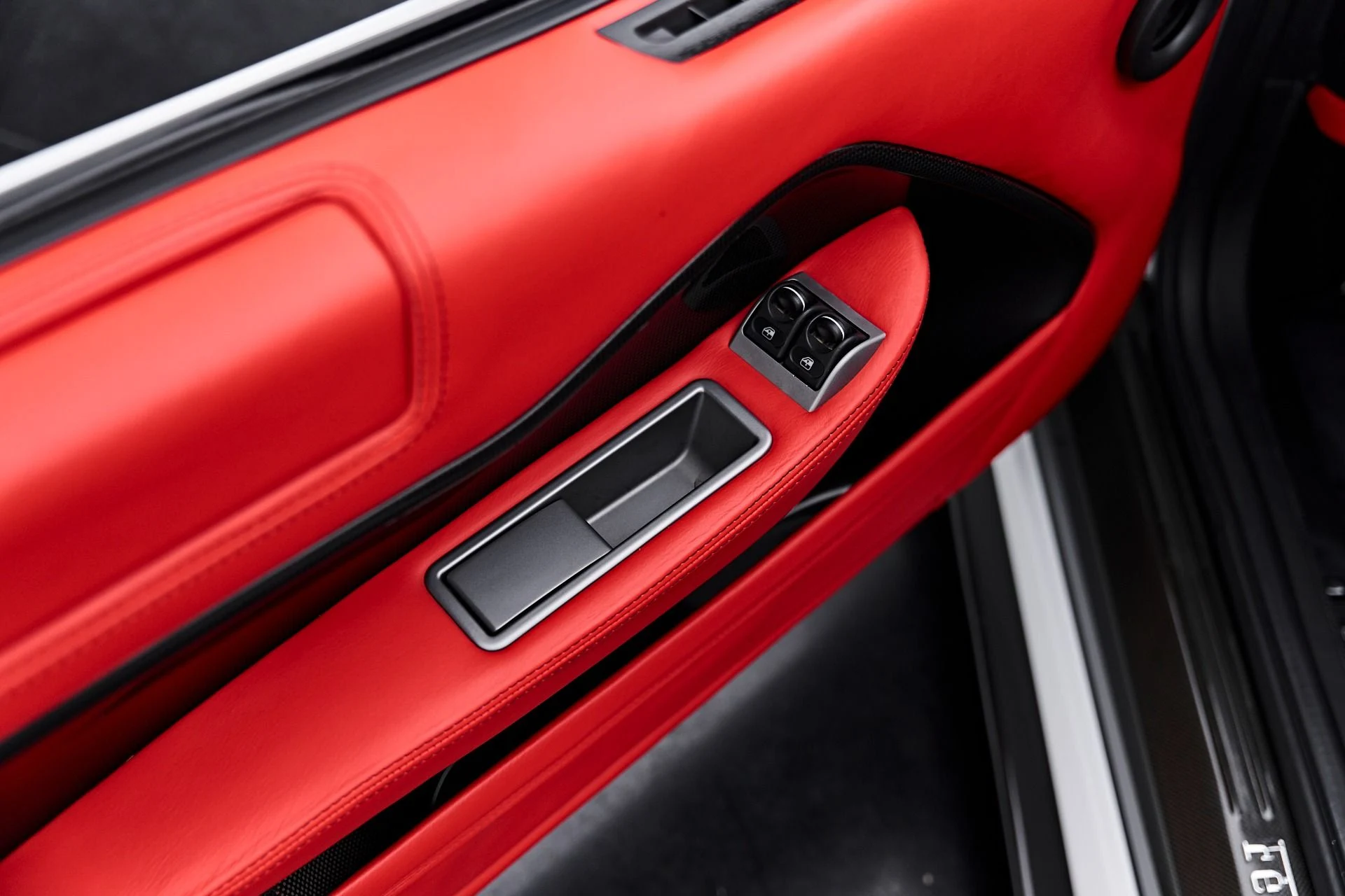 mph046_3273217476_Used_2009_Ferrari_599_GTB_Fiorano_1790619538_499eeb7545