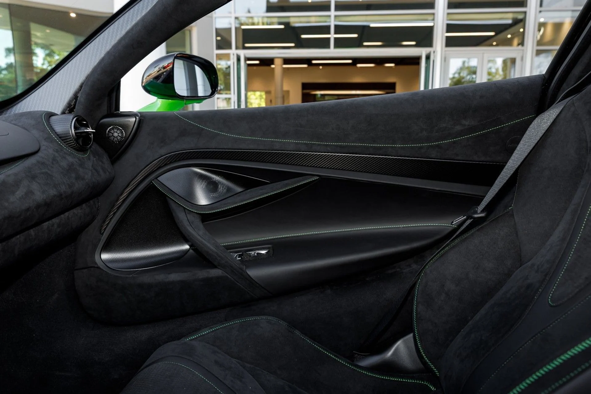 mph046_3283086194_668_p47_l_e00a55b002