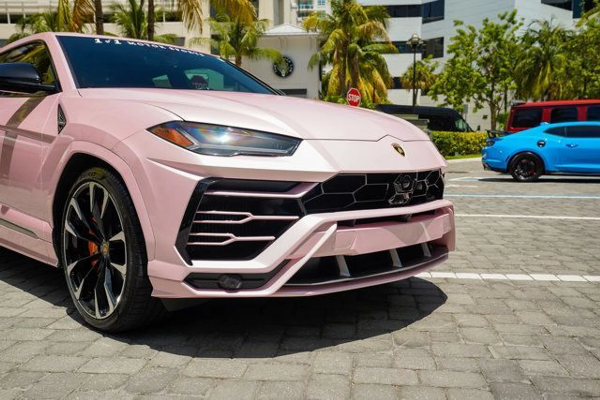 mph046_3284309086_used_2021_lamborghini_urus_awd_14354_22713615_47_640_d66f00f2d2