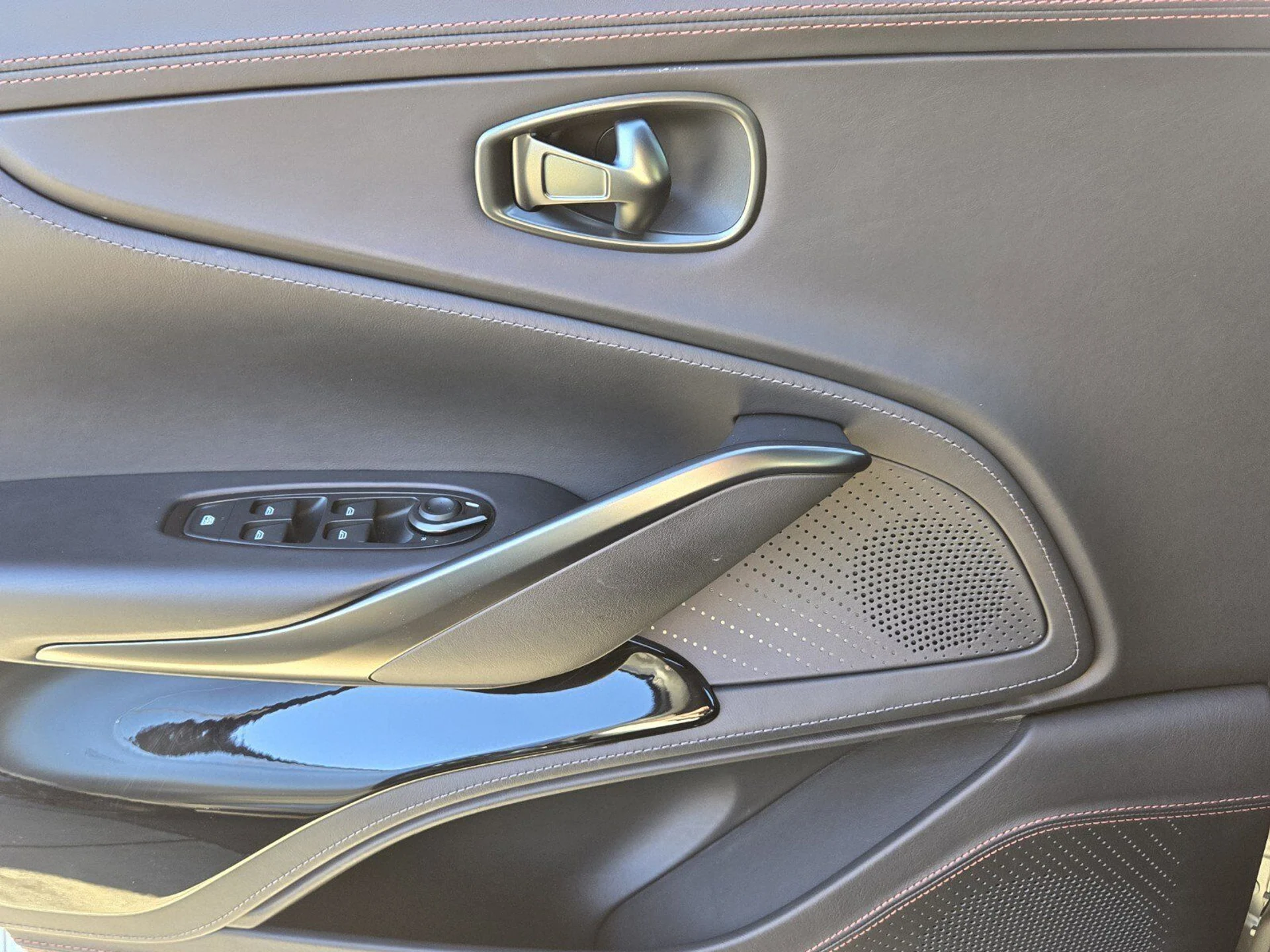 mph046_329122765_99ca9e6487f423eb1a1f25a3203b485ax_68b33171eb