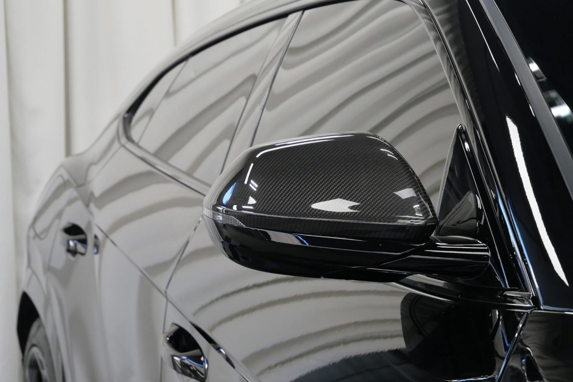 mph046_329539907_Used_2022_Lamborghini_Urus_1761576878_7e95b35a66