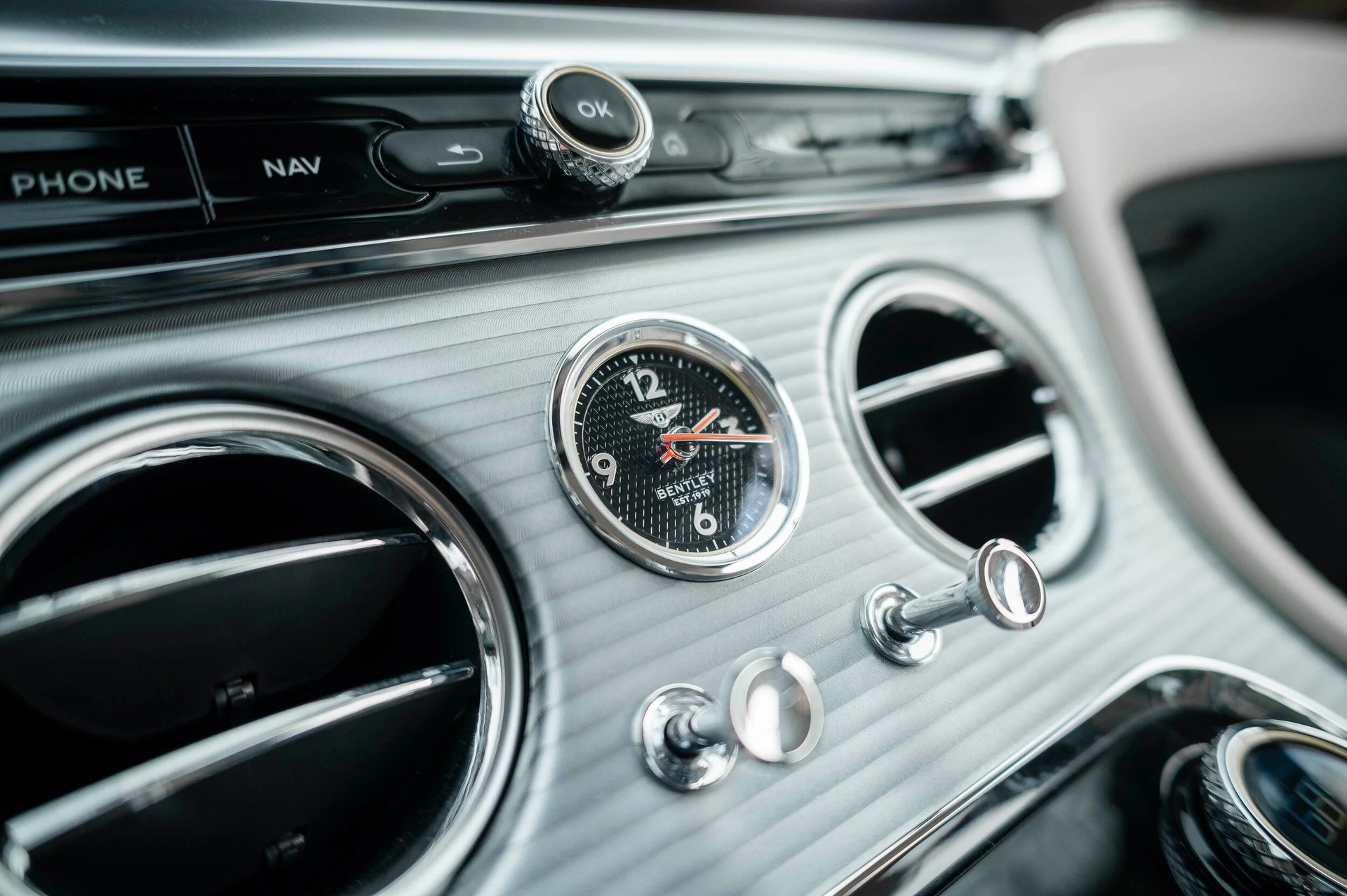 mph046_3306156345_622513580f48463e94e84bd883d4f014_8d6feb16f0