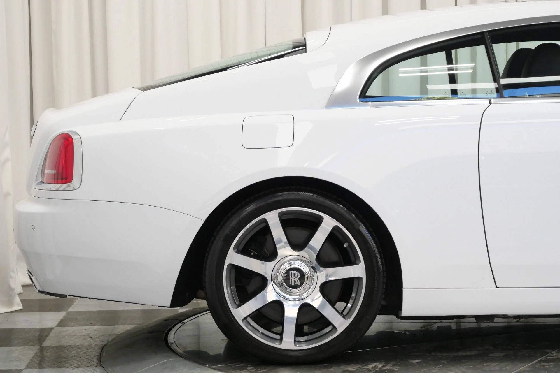 mph046_3309170604_Used_2016_Rolls_Royce_Wraith_The_Wraith_Package_Canadel_Paneling_Driver_Assistance_3_1764606909_ed7a9715ef